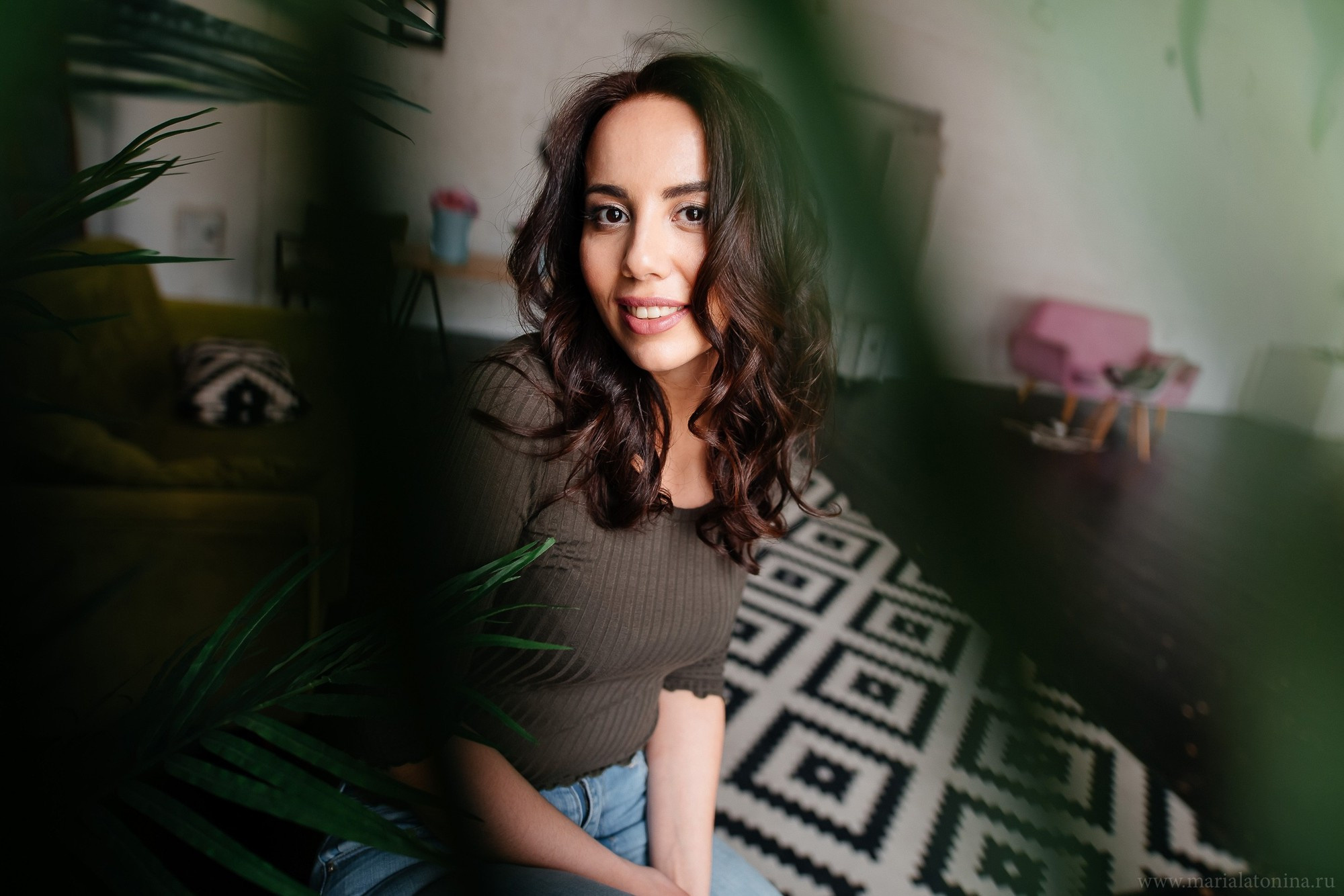 Даша в фотостудии