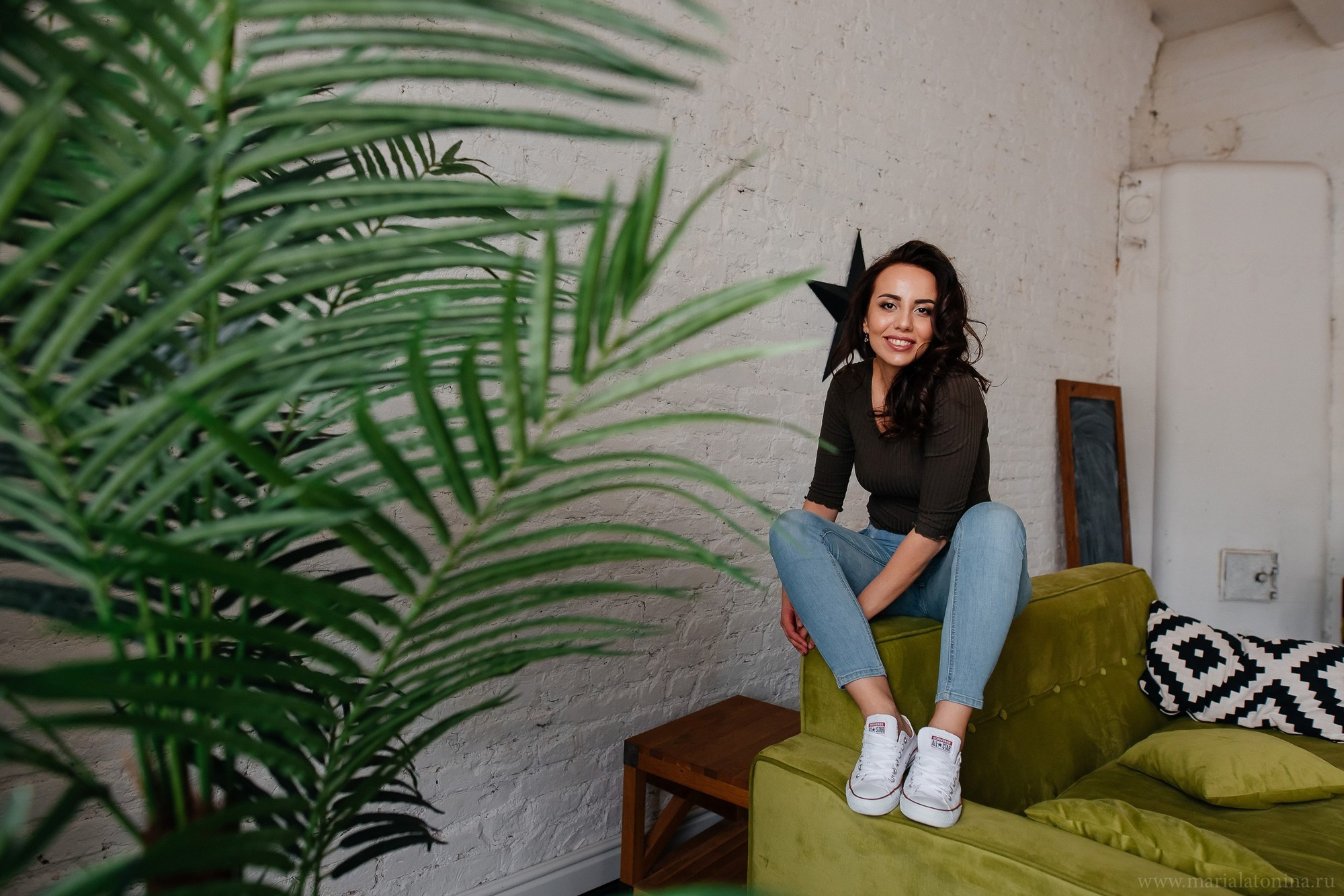 Даша в фотостудии