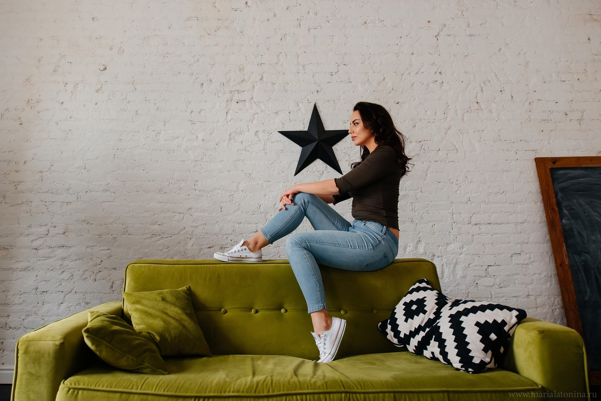 Даша в фотостудии