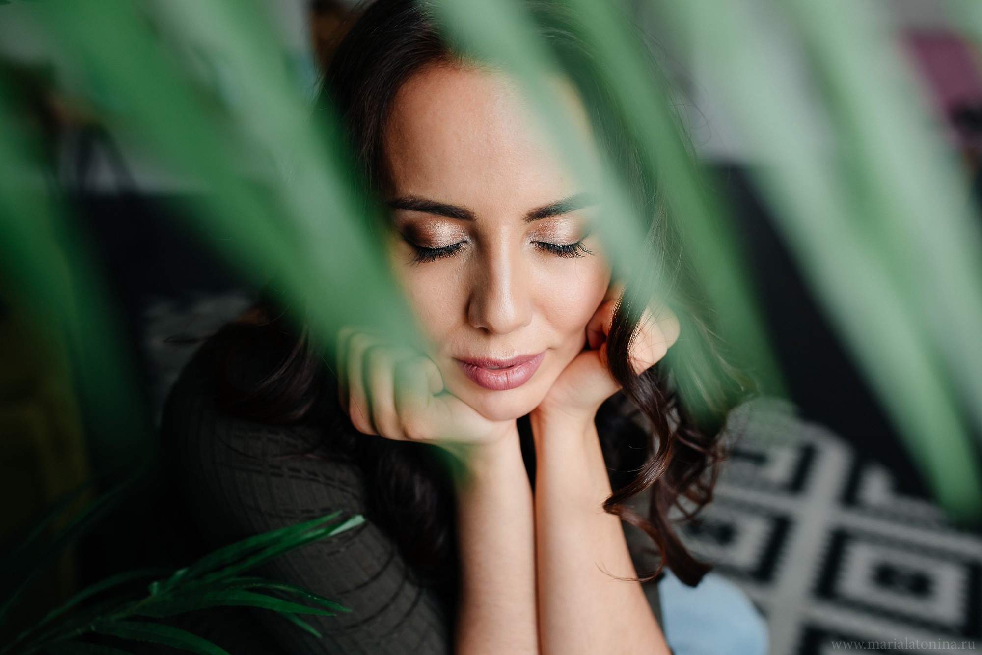 Даша в фотостудии