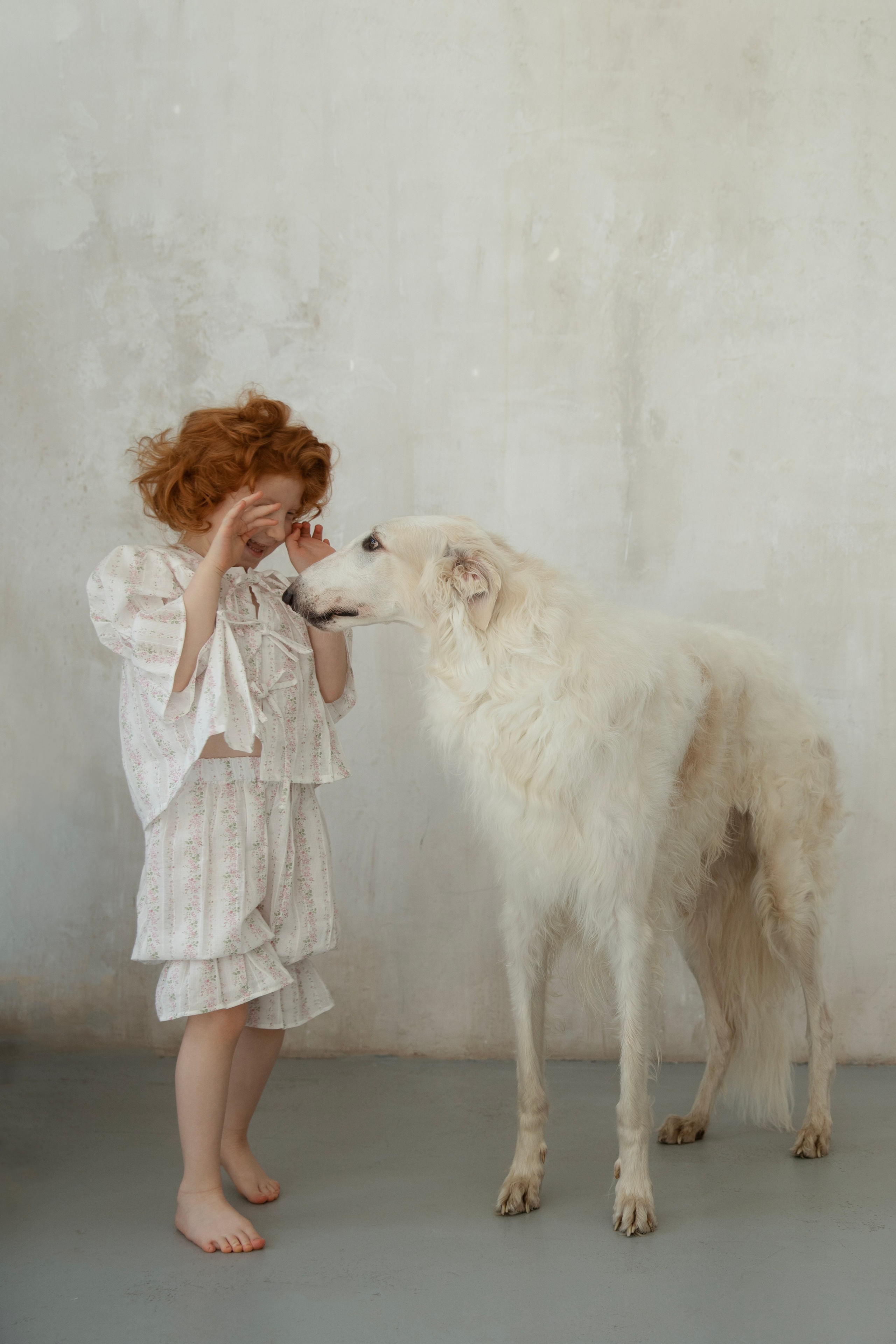 Фотосессия Софа и огромная борзая. Фотограф новорожденных, детский фотограф  Москва.Семейная съемка Москва. Семенова Анна