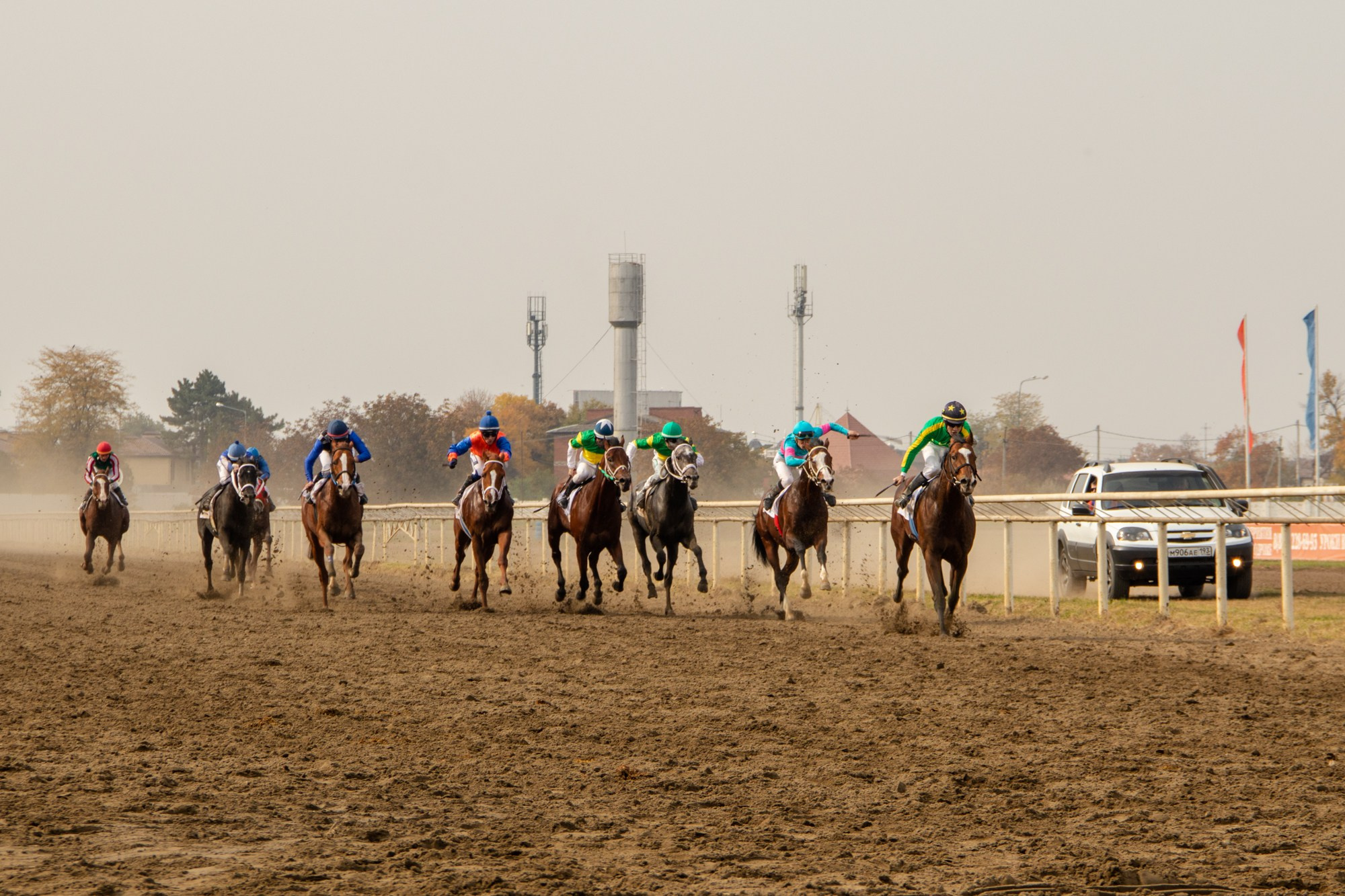 Закрытие скакового сезона на Краснодарском ипподроме. Репортажный, промышленный и маркетплейс-фотограф Дмитрий Чернат