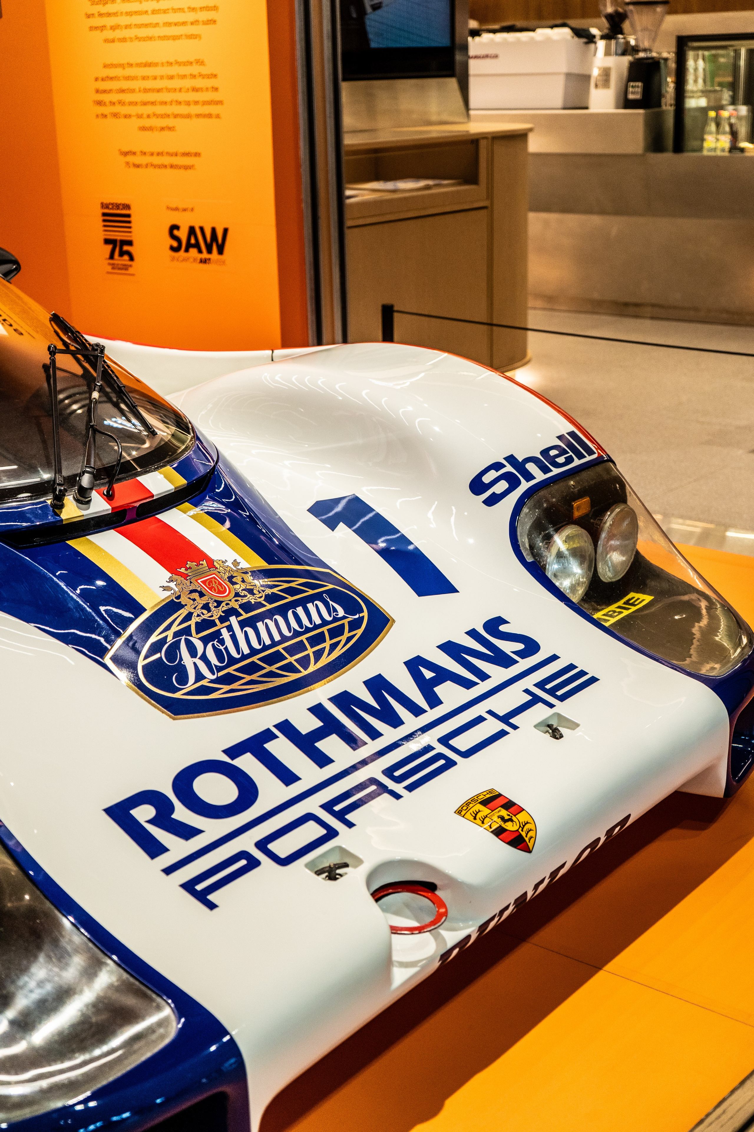 Шоурум Porsche. Главная