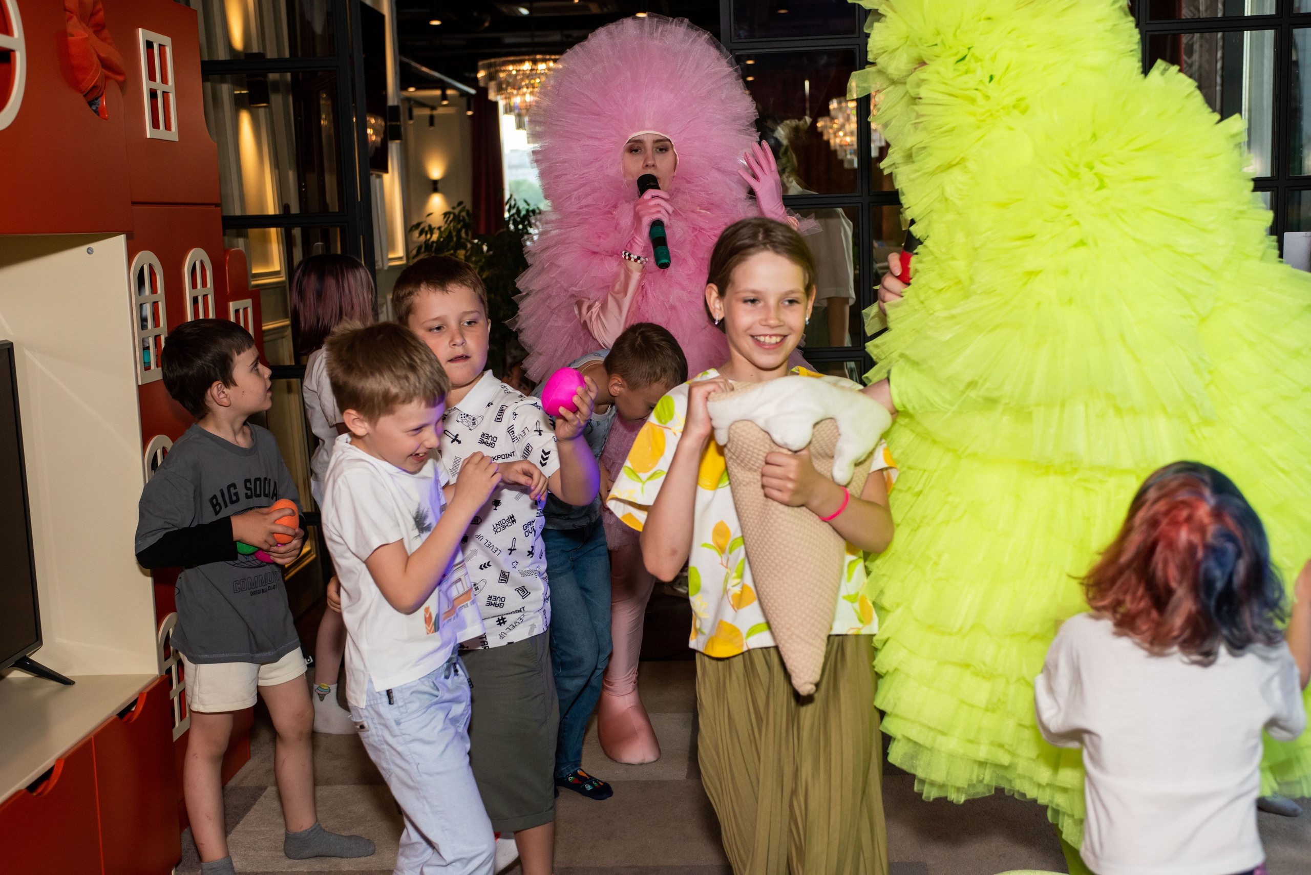 День защиты детей в ресторане «Булгур». Выпускные альбомы в Севастополе, Крыму и Екатеринбурге