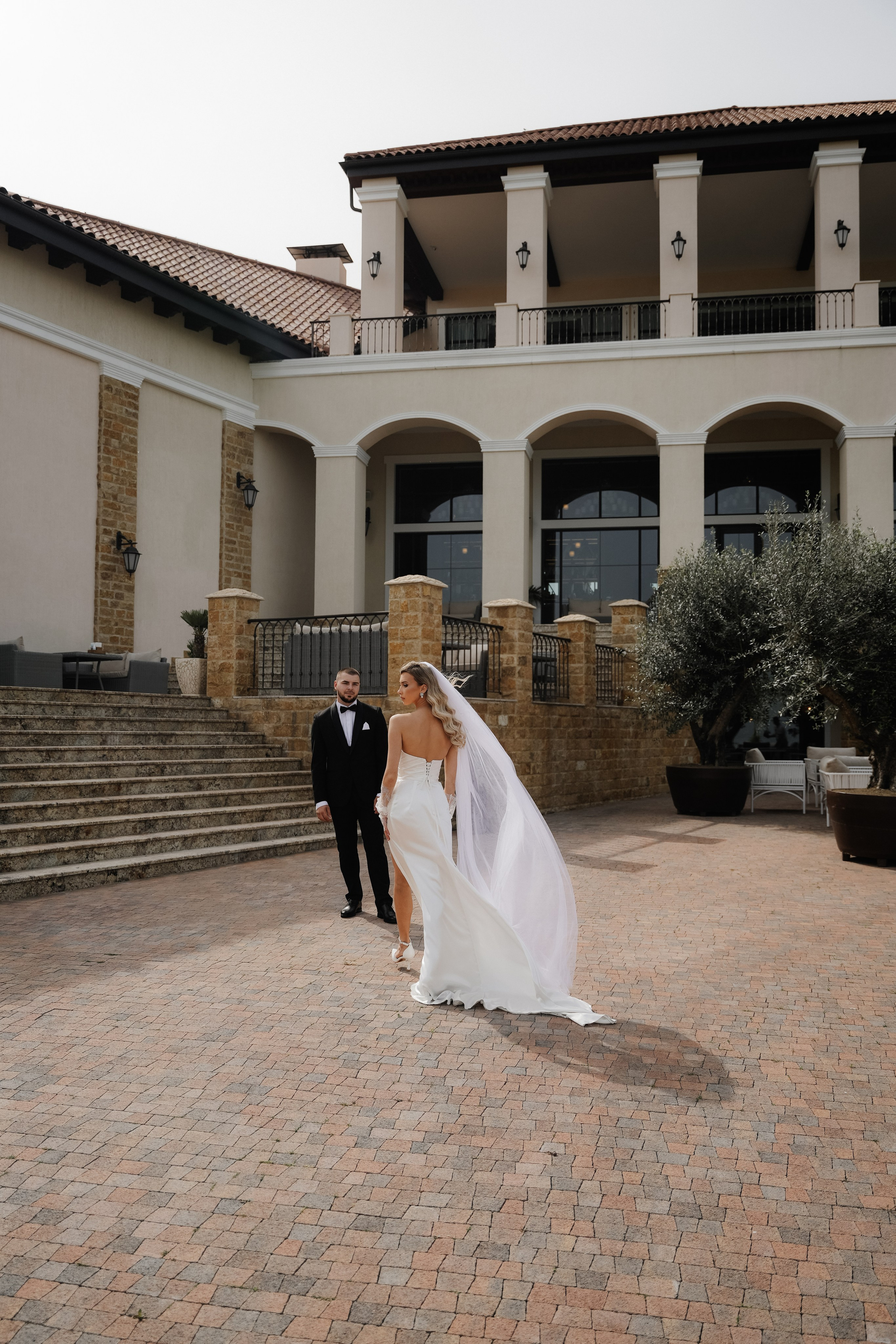 Astoria. VISUAL ARTIST · KRONGAUZ ANASTASIA