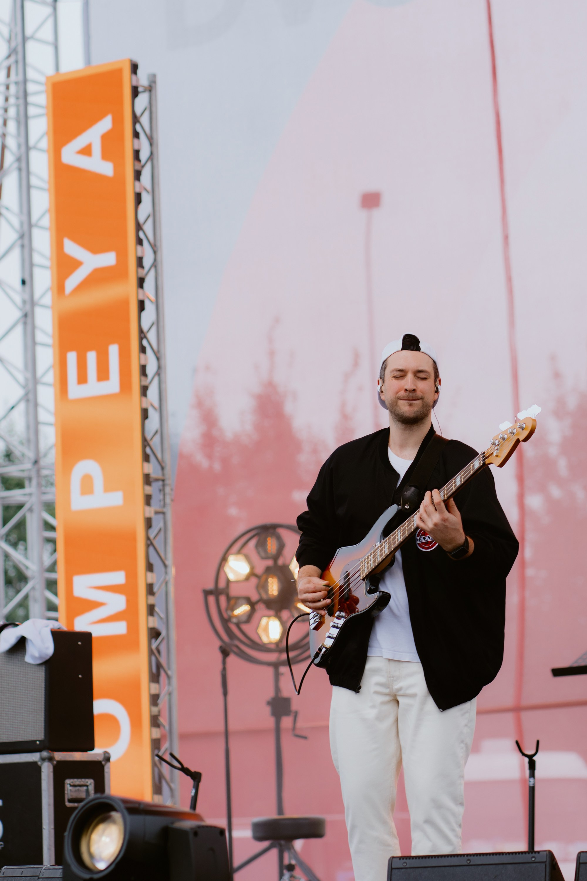 Dvor mega music festival. Photographer — ERASTOV