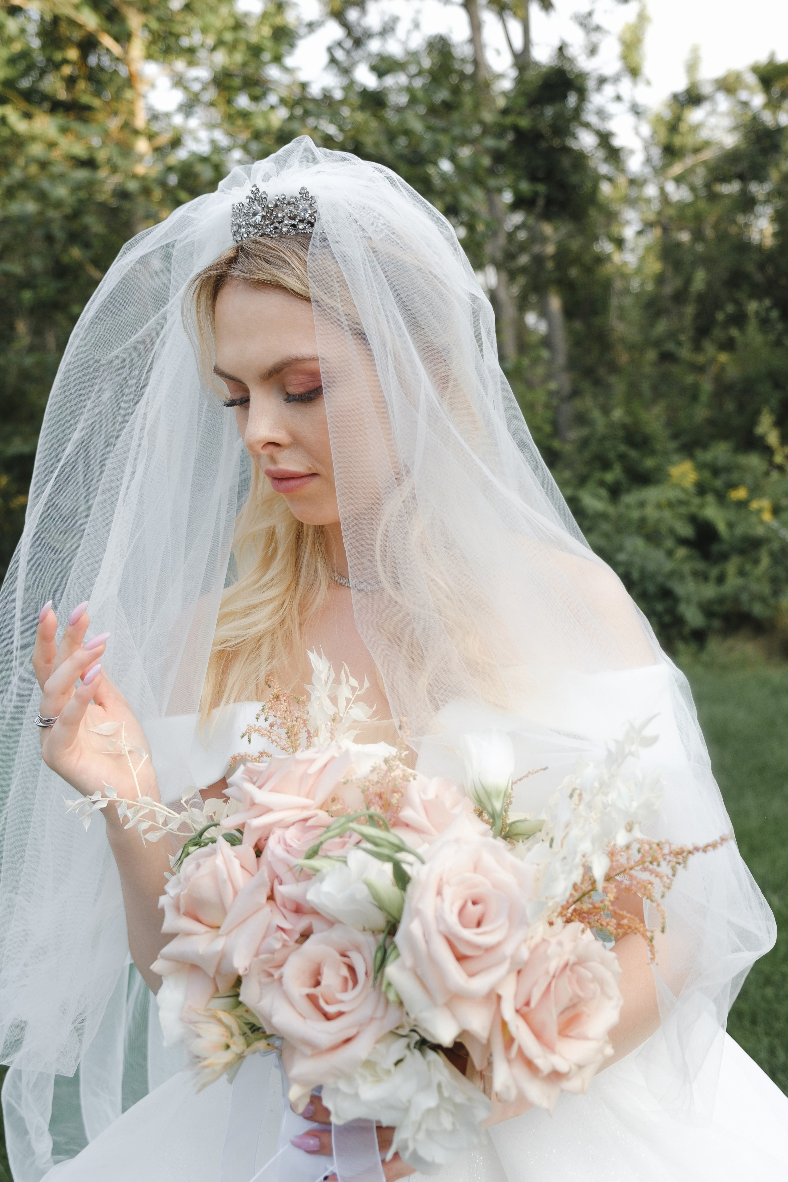 Фотограф, свадьба, свадебный фотограф, Владивосток, невеста, платье, букет