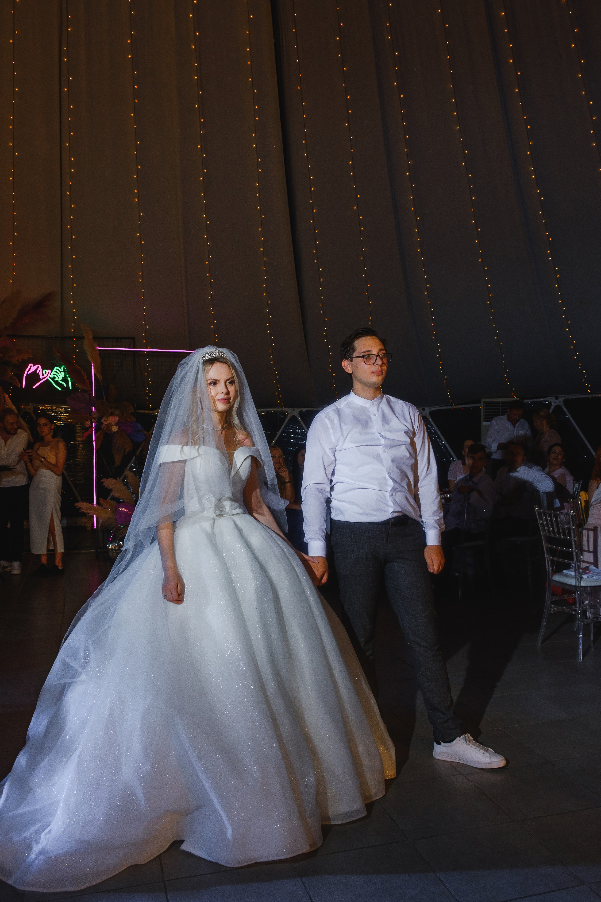 Фотограф, свадьба, свадебный фотограф, Владивосток, невеста, платье, букет, танец первый