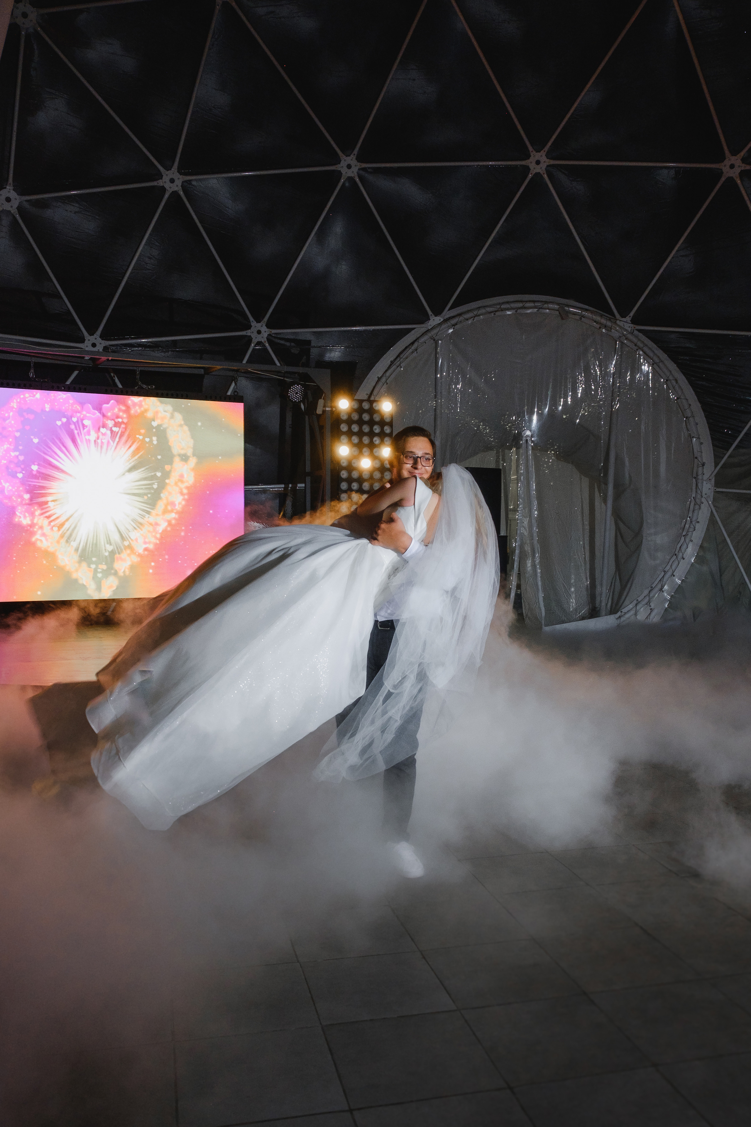 Фотограф, свадьба, свадебный фотограф, Владивосток, невеста, платье, букет, танец первый