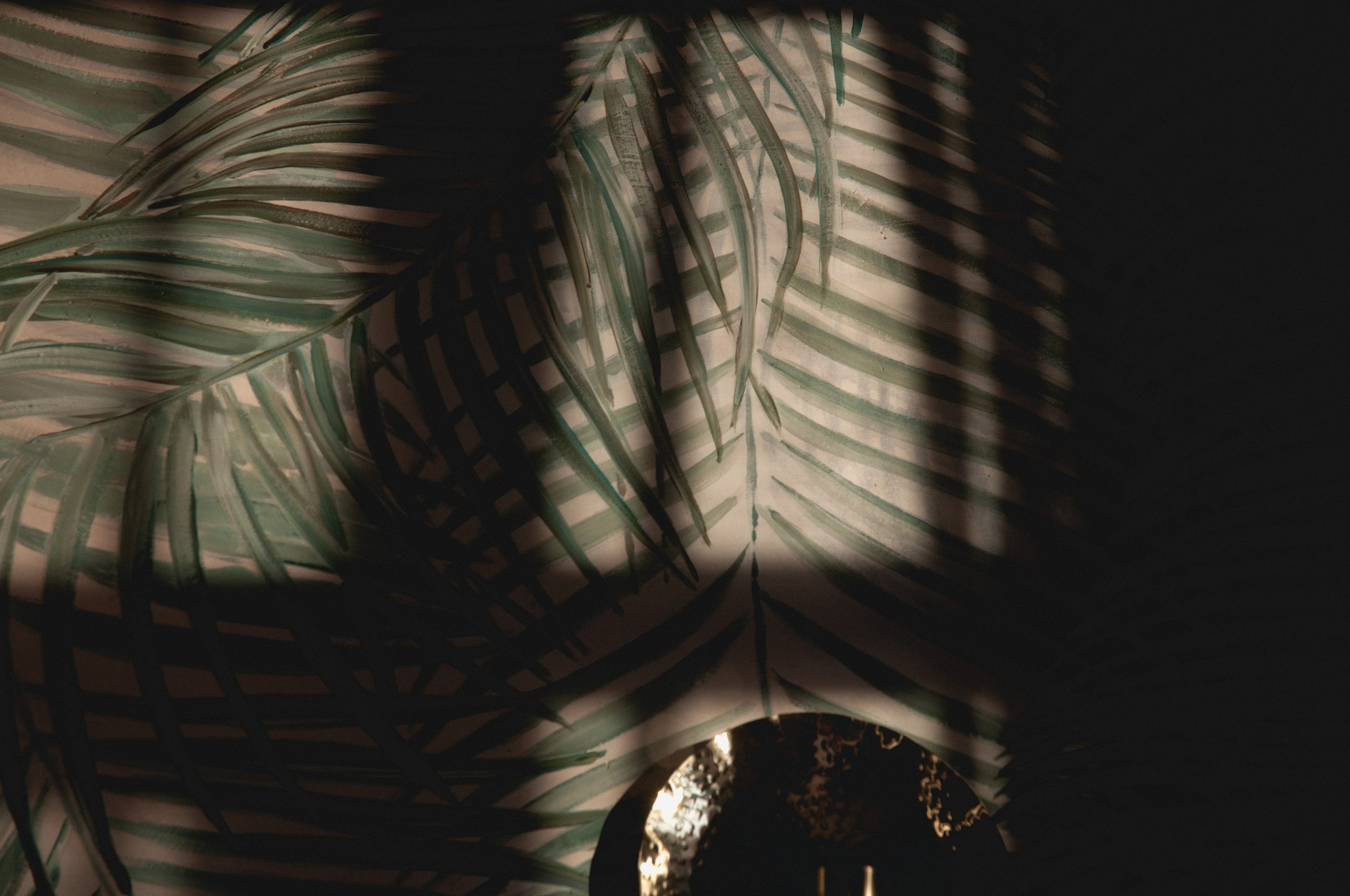 Artista Nazarova. Universe strings singing