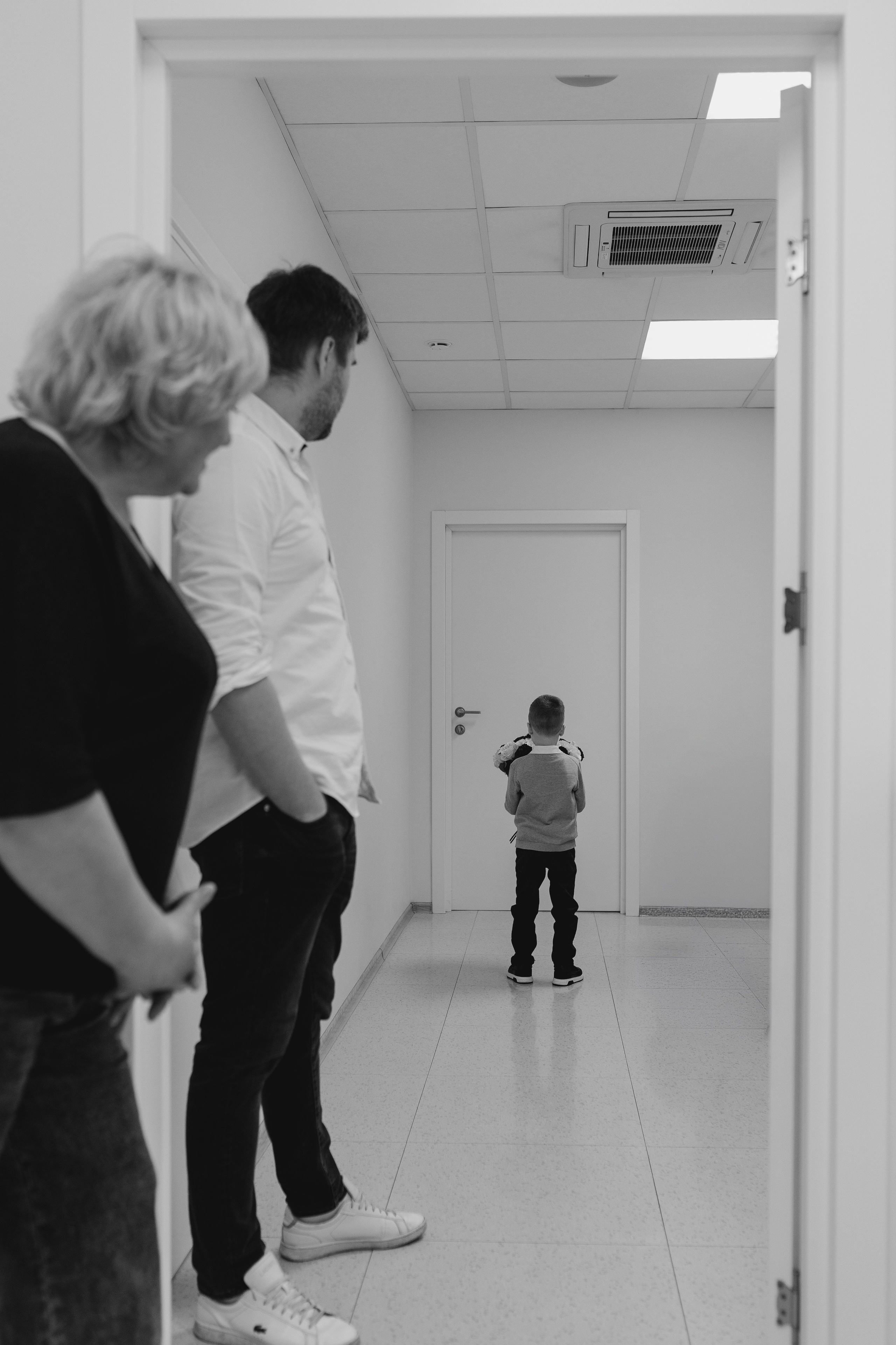 Фотограф на выписку из роддома в Краснодаре, выписка из Екатерининского роддома, фотограф Яна Морева. Семейный фотограф в Краснодаре Яна Морева