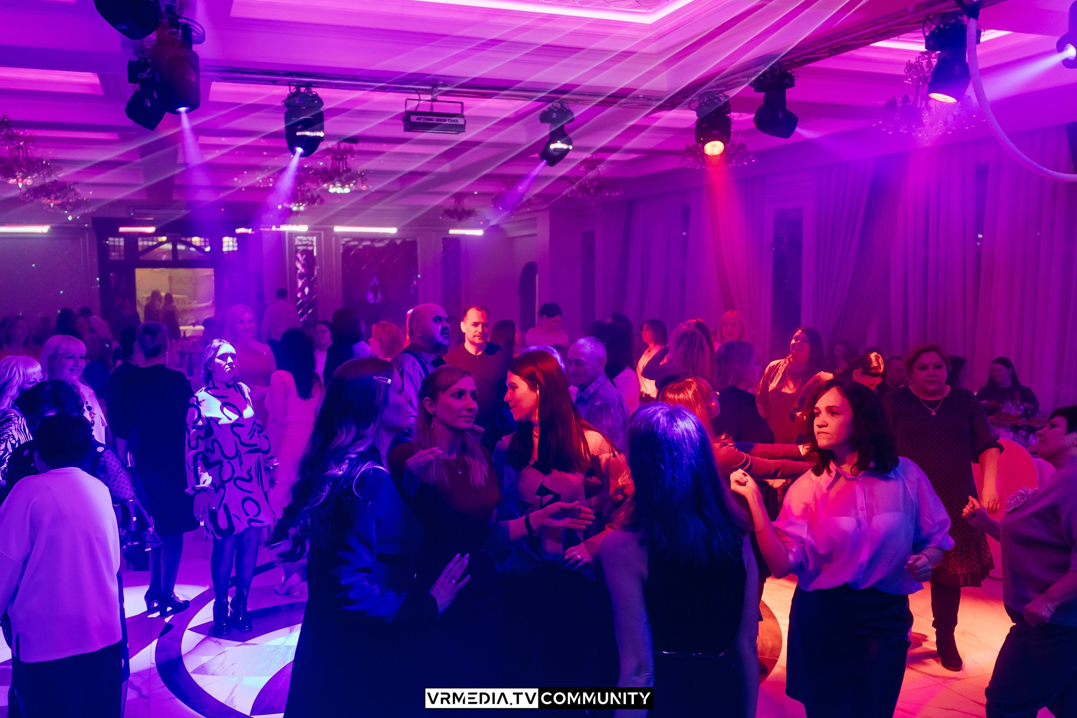 Международный женский день в ресторане «Лазурный Берег»