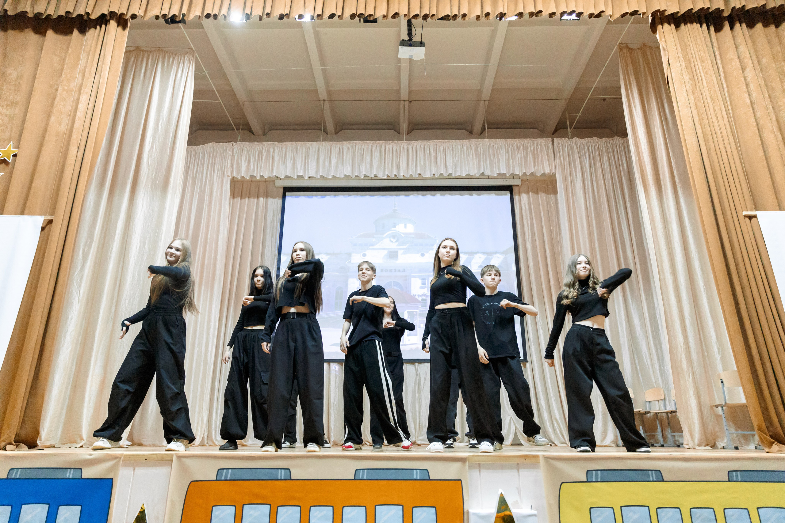 Выпускной шк 88 9-е кл. 24.05.2024. Свадебный и Семейный фотограф г. Ижевск Гульназ Солдатова. Гульназ фото