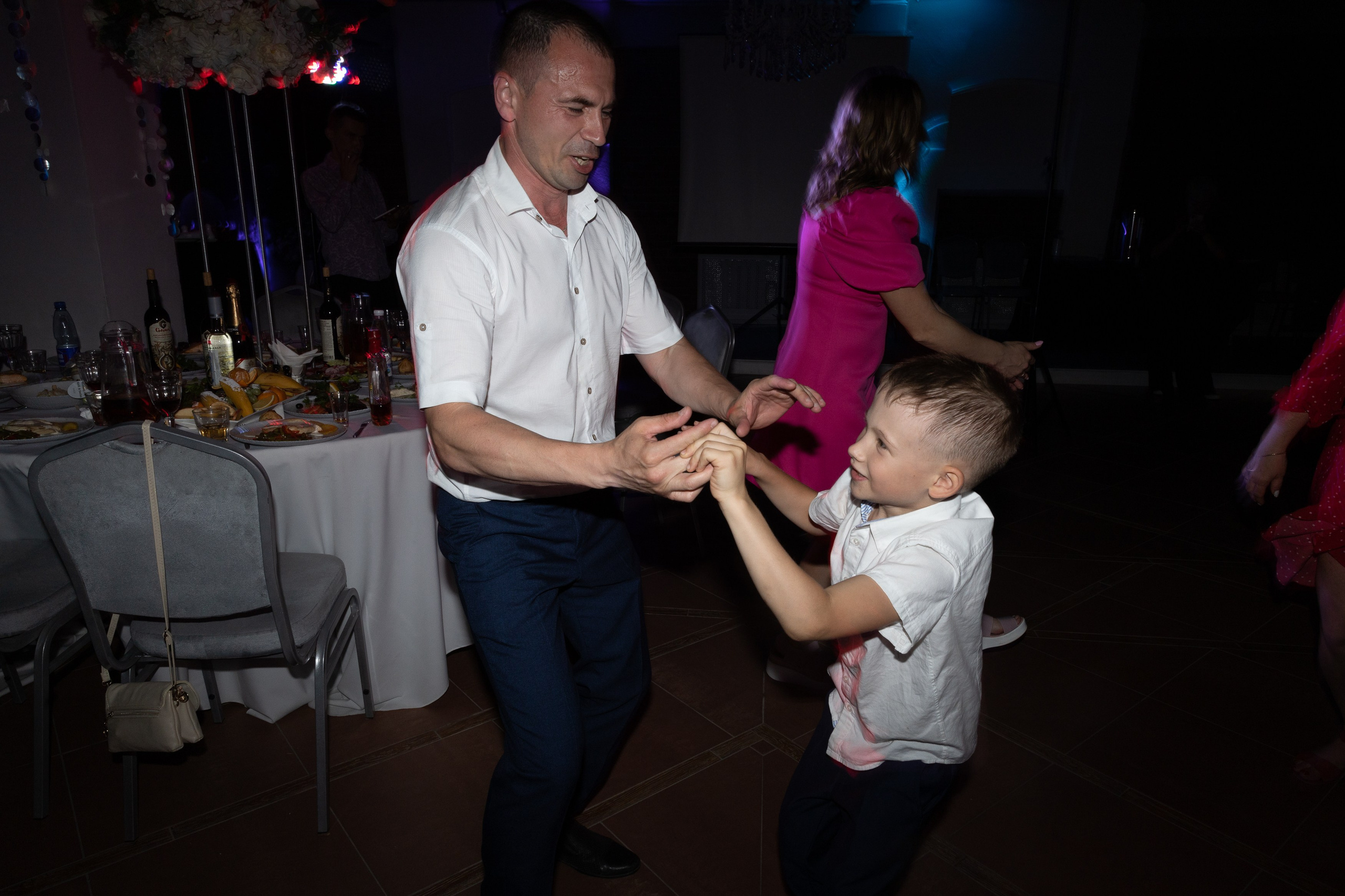 Свадебный фотограф Уфа — Руслан ГабдлисламовЖивые эмоции, красивые кадры, воспоминания на всю жизнь.Работаю по всей Республике Башкортоста. Свадебный фотограф Уфа Руслан Габдлисламов