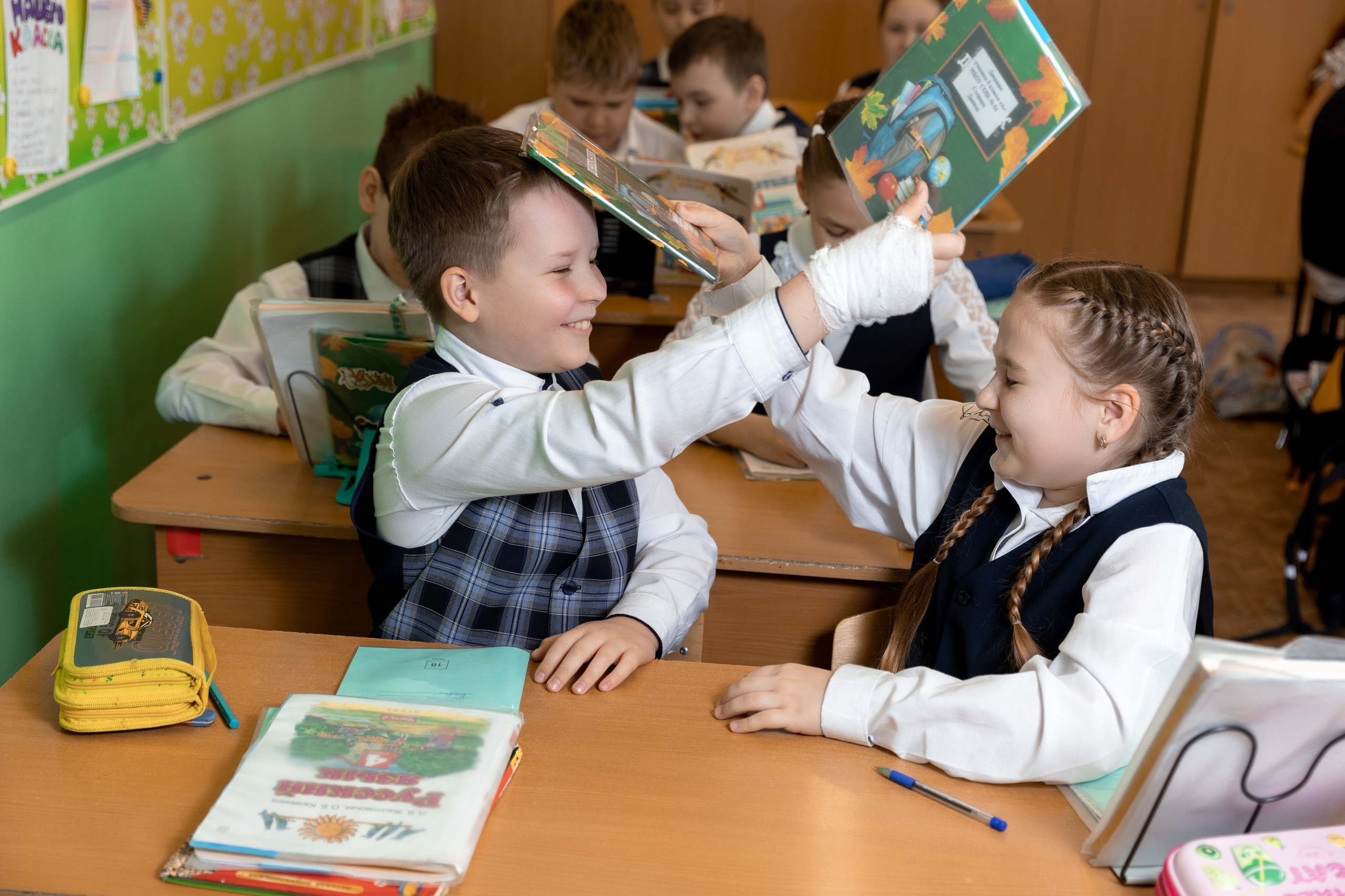 Школа 54 4А кл (2023-24) 2 часовая фотосессия в школе. Свадебный и Семейный фотограф г. Ижевск Гульназ Солдатова. Гульназ фото