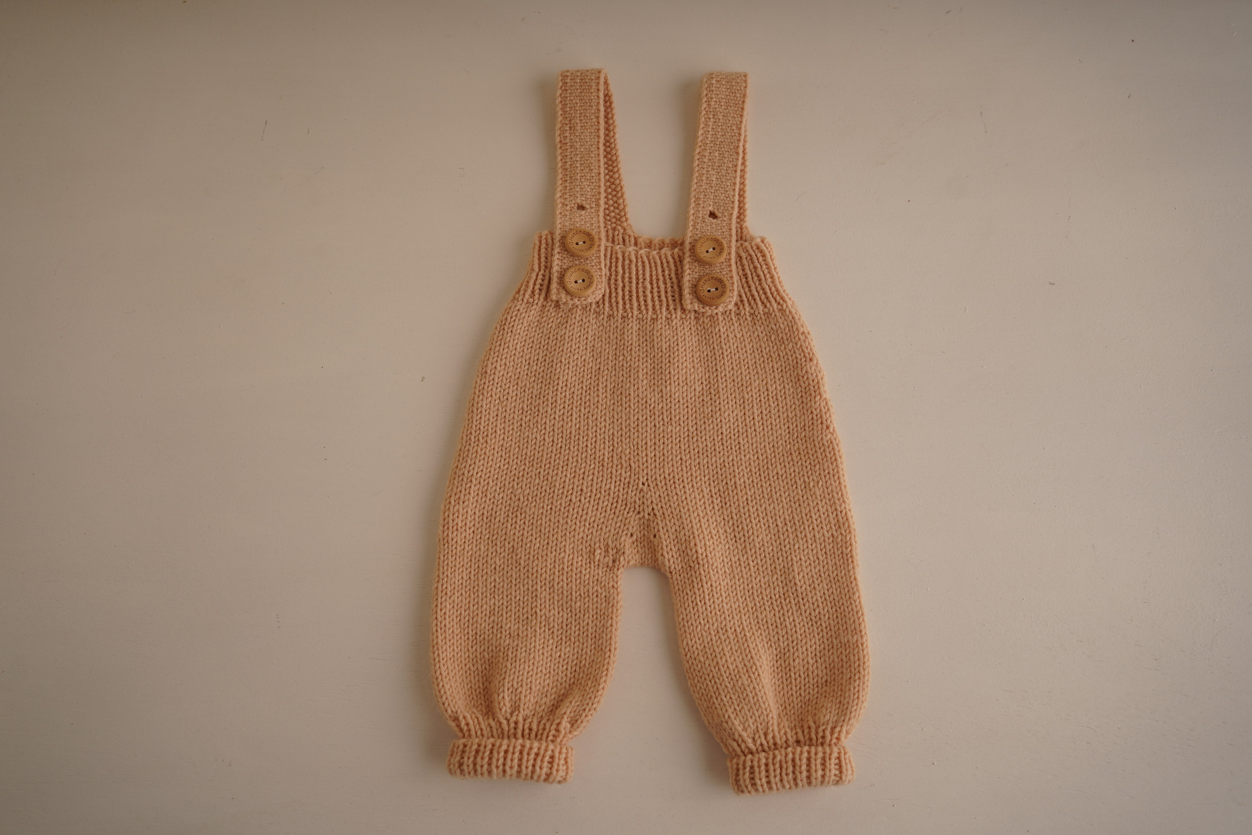 С рождения до трех месяцев. В комплекте повязки