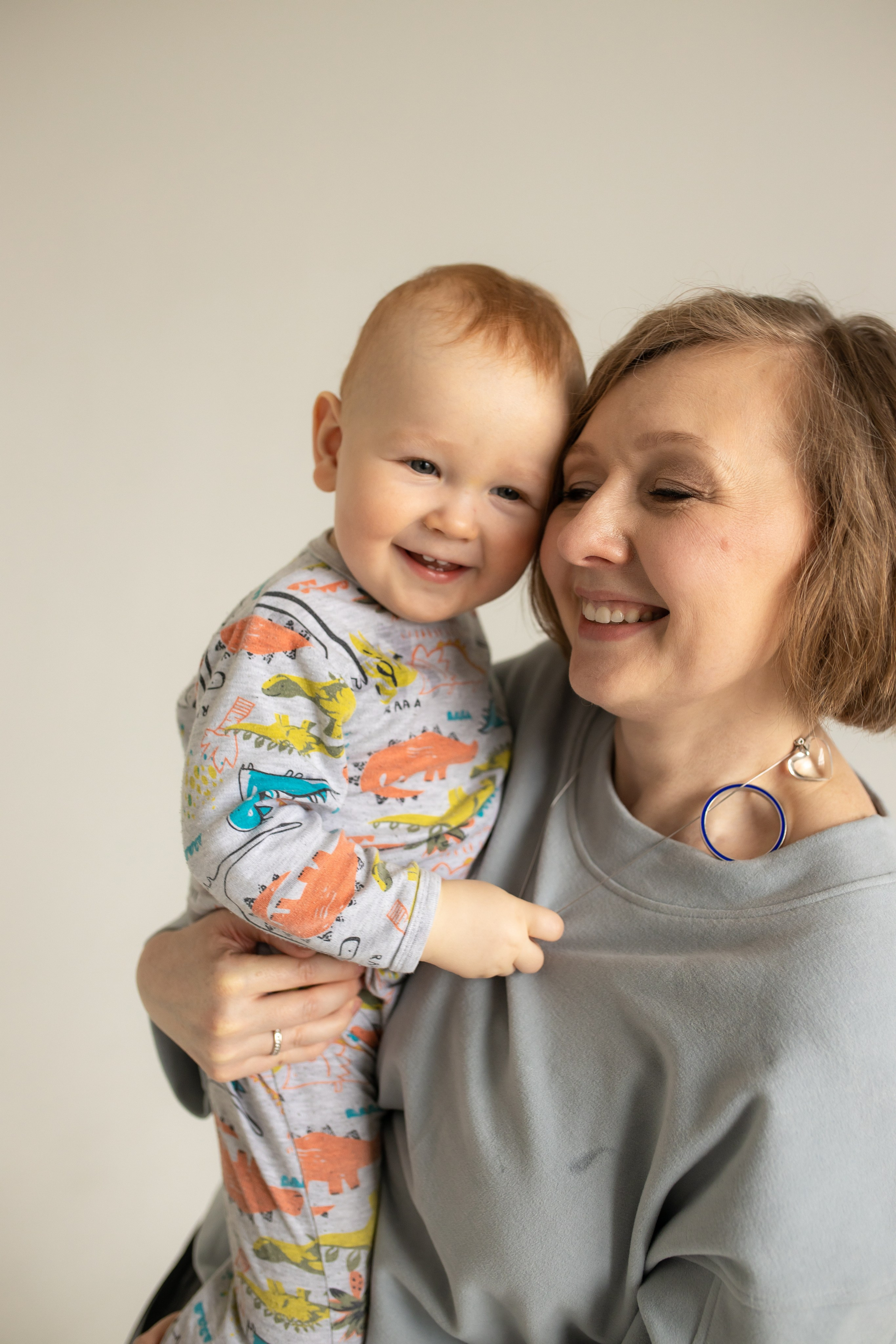 Семейная фотосессия на циклораме с естественным светом. Фотограф в Железнодорожном и Балашихе