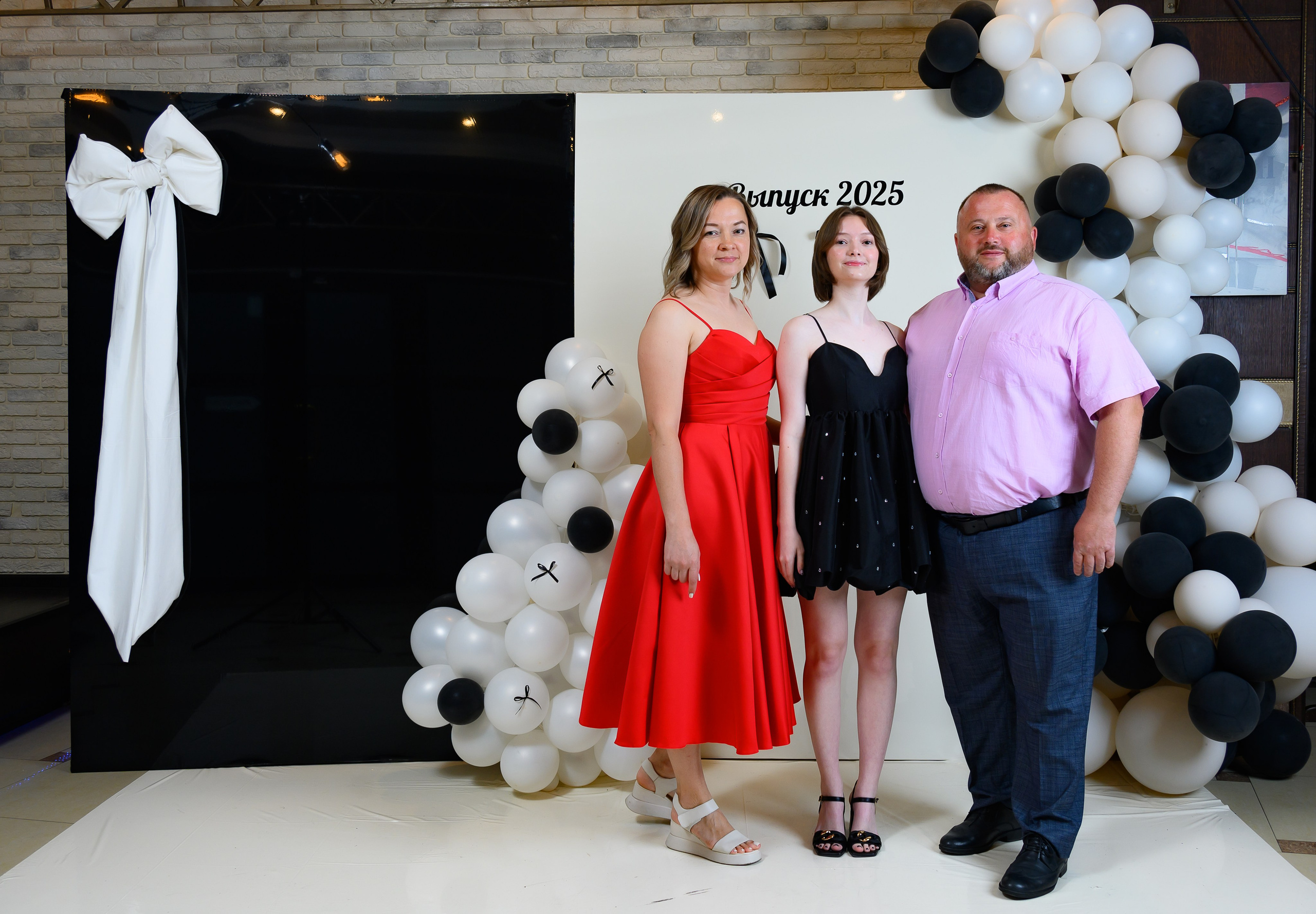 Выпускной 2025 11 кл. Семейный и детский фотограф в Новороссийске Лебедева Елена