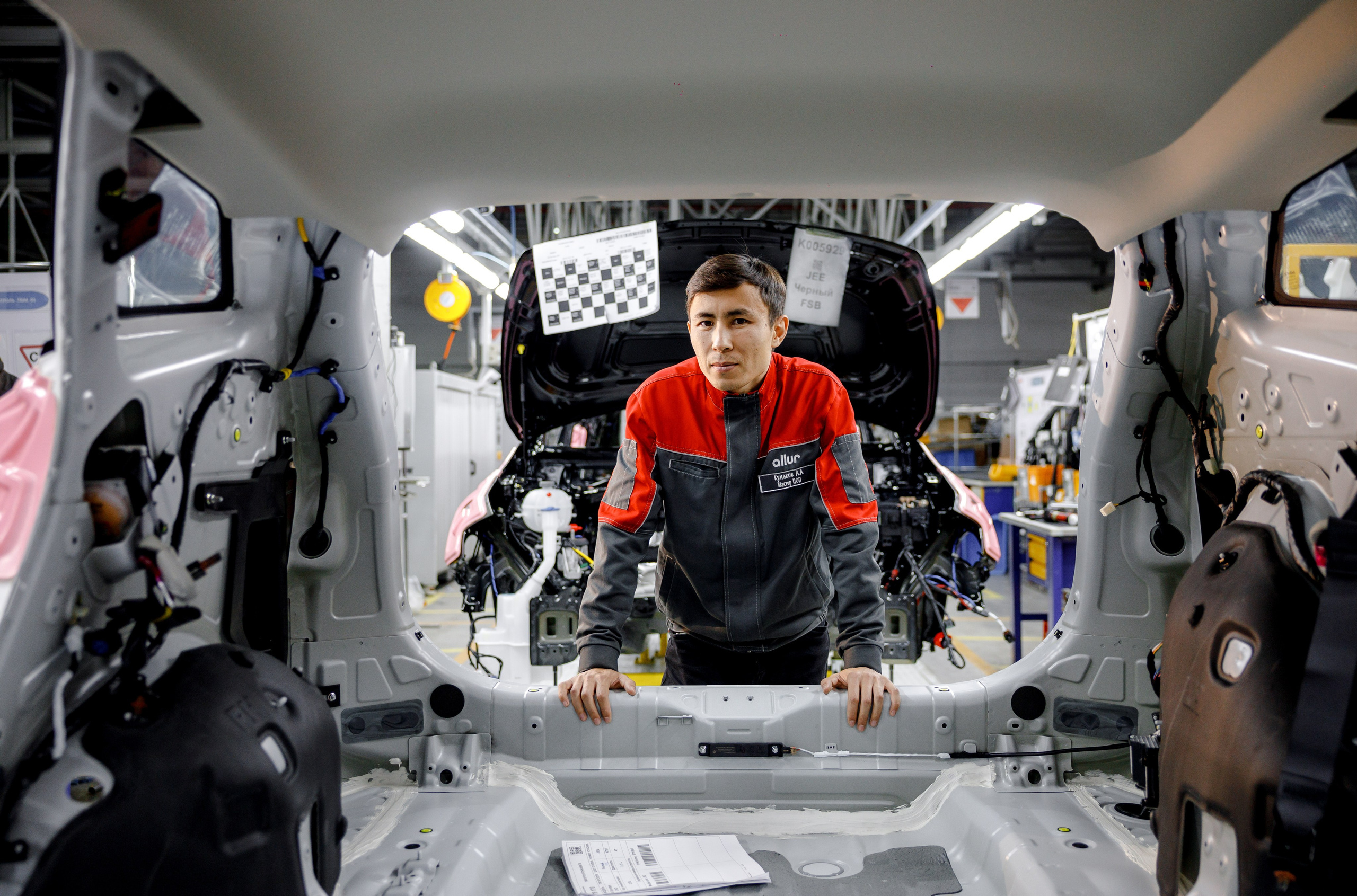 Автомобильный завод «Allur». Свадебный фотограф Костанай/Астана