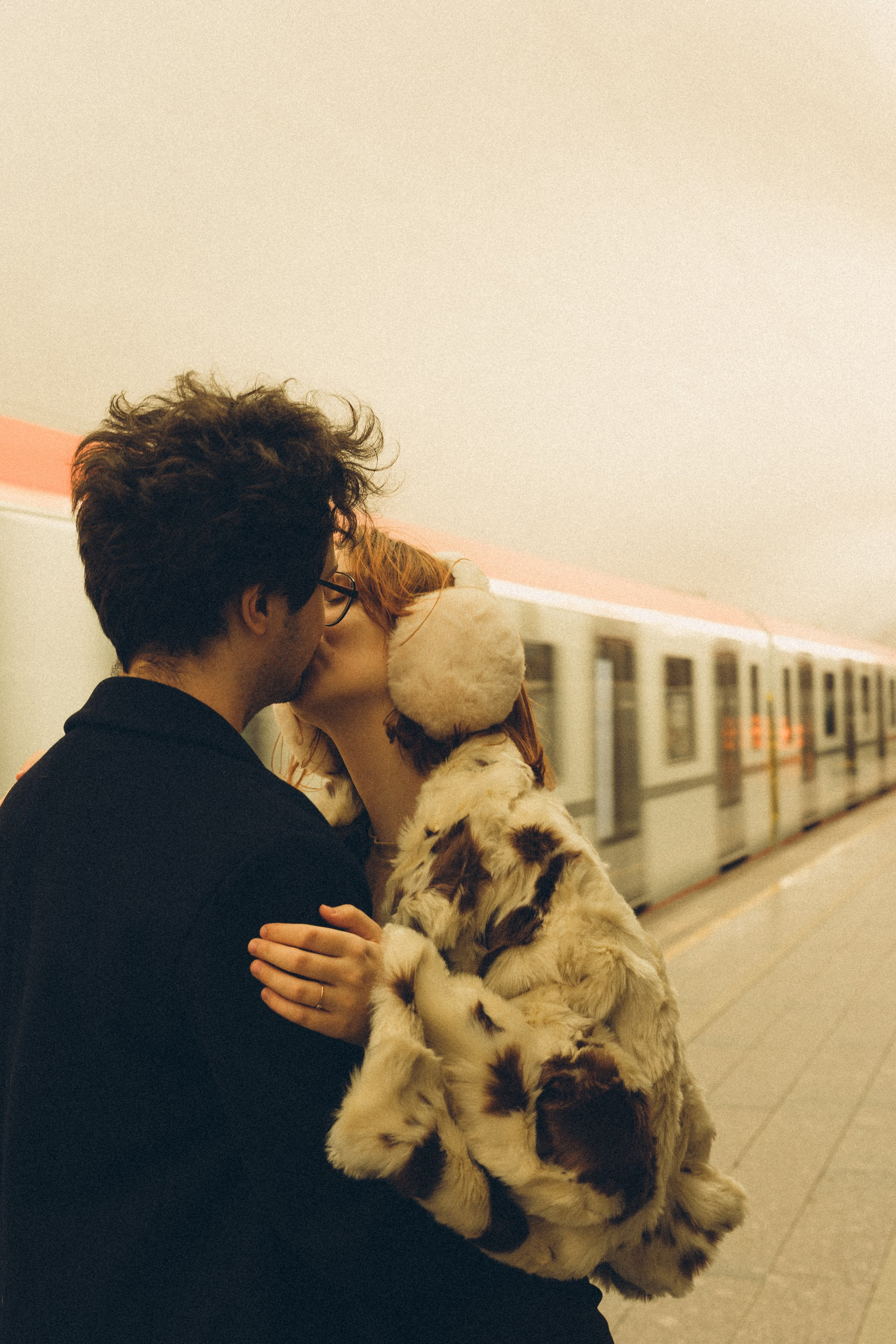 НОВОГОДНЯЯ ФОТОСЕСИИЯ ПАРЫ В МЕТРО ЛЮБОВЬ. Профессиональный фотограф, Санкт-Петербург — Виктория Богомолова