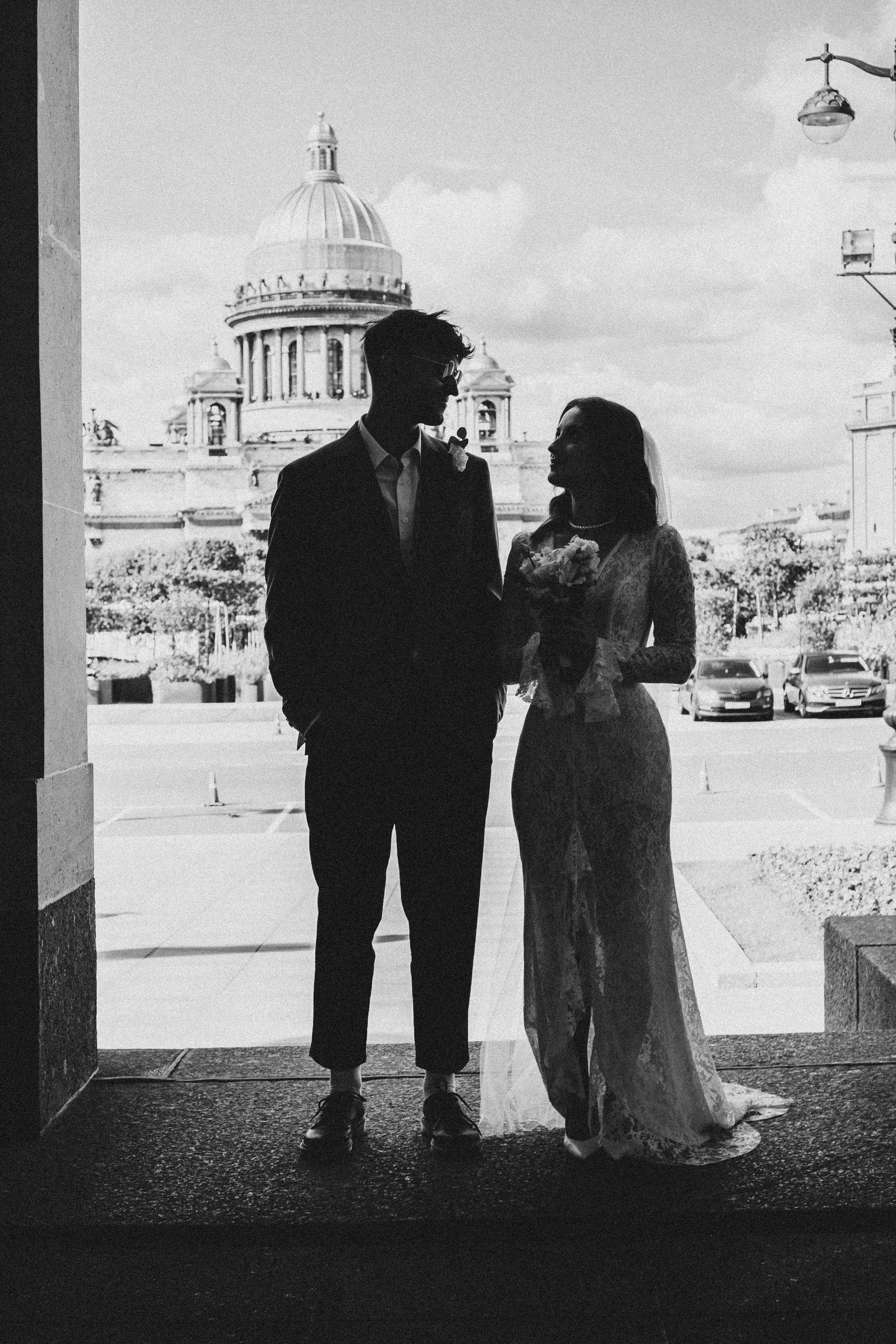 СВАДЕБНАЯ ПРОГУЛКА ВОЗЕ ИСАИКЕВСКОГО СОБОРА АСТОРИИ И ЗАКОНОДАЛЕТНОГО СОБРАНИЯ. Профессиональный фотограф, Санкт-Петербург — Виктория Богомолова