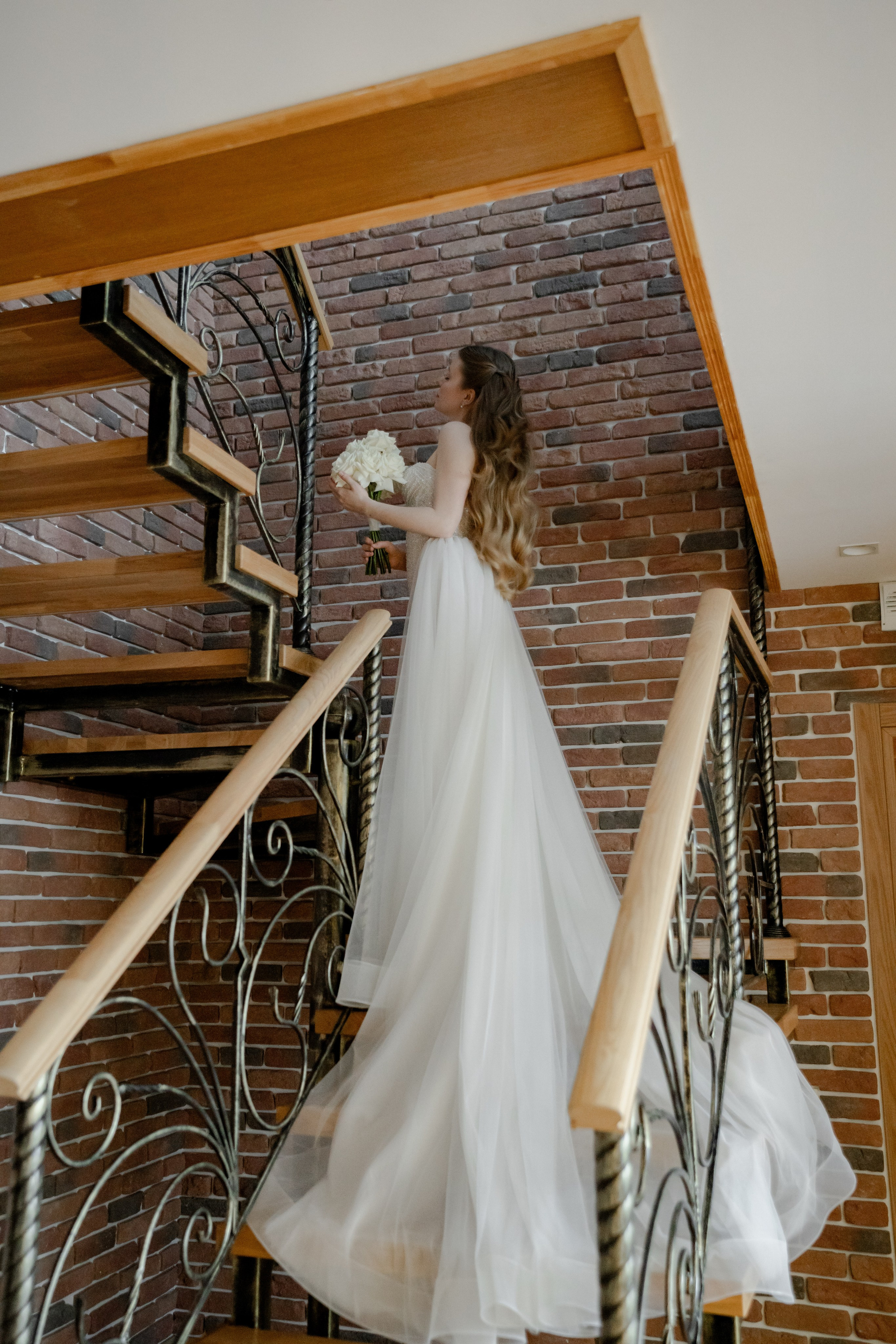 СВАДЕБНАЯ СЬЕМКА СБОРОВ В ОТЕЛЕ И ВЫЕЗД НА ЦЕРЕМОНИЮ (СНЯТО В СИБИРЕ В НИЖНЕВАРТОВСКЕ)М. Профессиональный фотограф, Санкт-Петербург — Виктория Богомолова