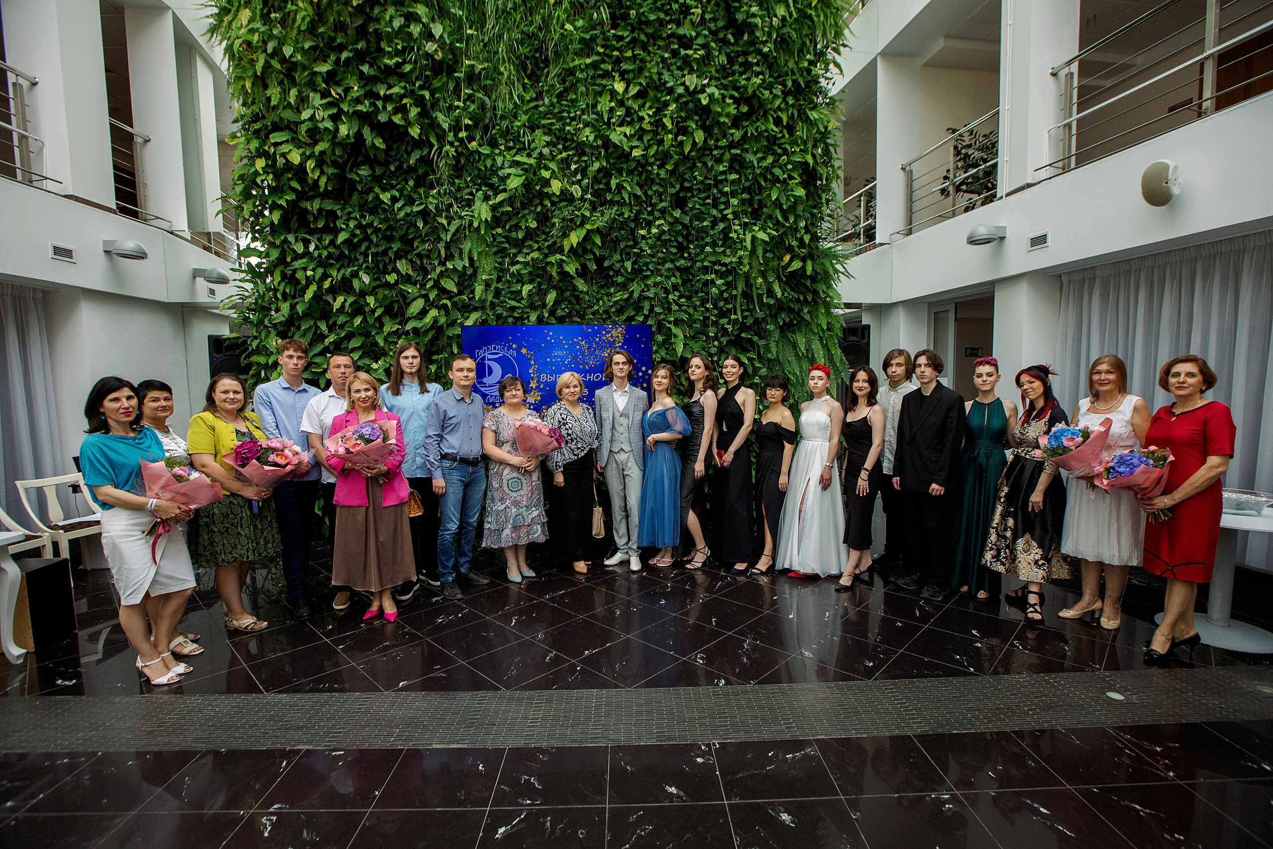 Выпуск лицея Ганзейская Ладья. Свадебный фотограф Калининград Пасюта Данила