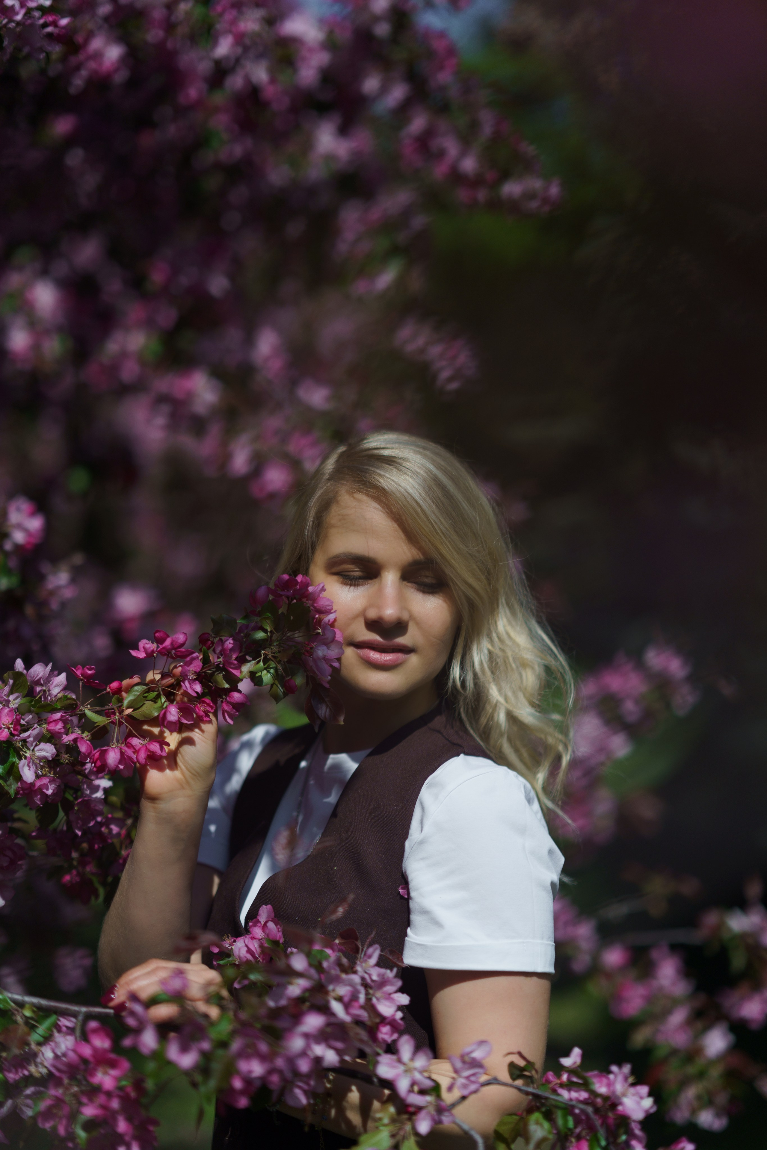 Даша и яблоня. Москва, ВДНХ. Семейный и детский фотограф в Сергиев Посаде, Хотьково Якимчук Любовь