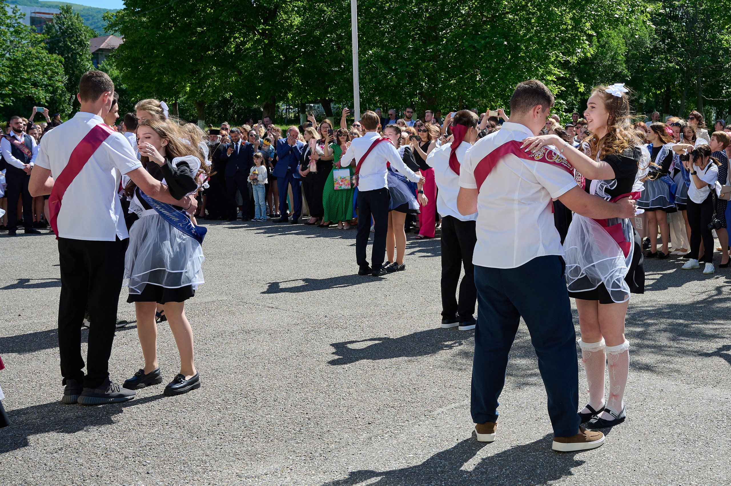 Последний звонок. Жизнь курорта Кабардинка в фотографиях