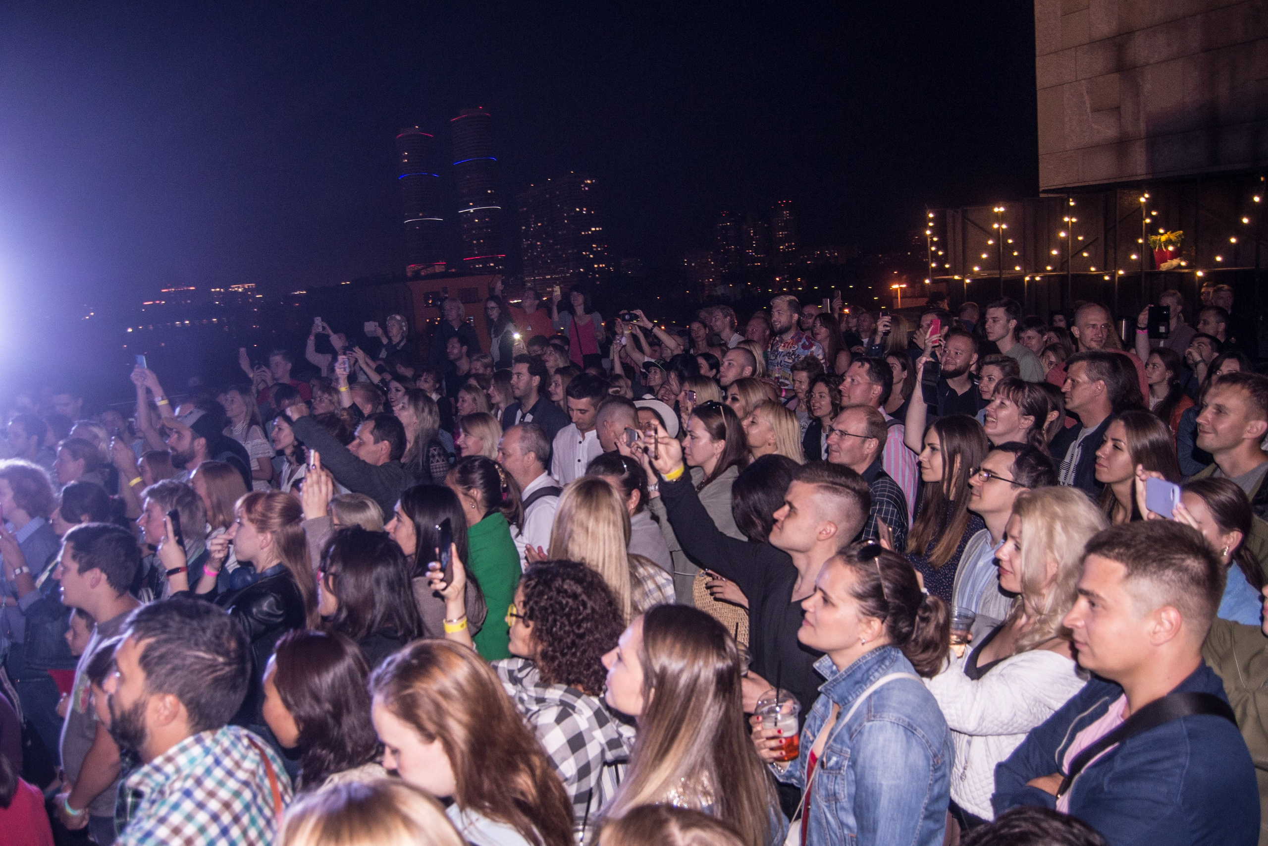 Jukebox trio, Рабочий и Колхозница, 1.09.19. Фотограф Медведева Полина