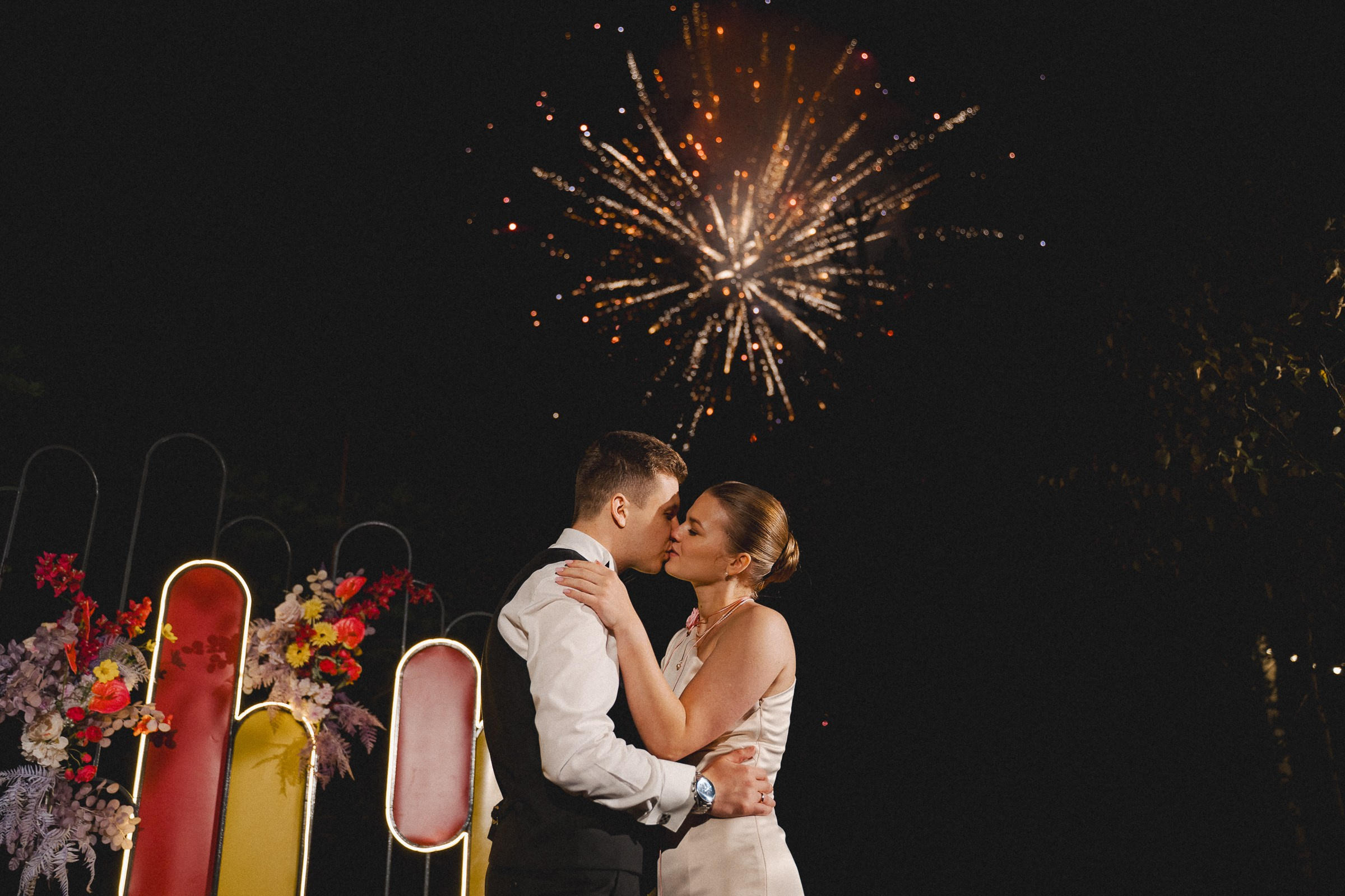 Запах цвета корал, фуксия, оранж. Свадебный фотограф Александр Осипов