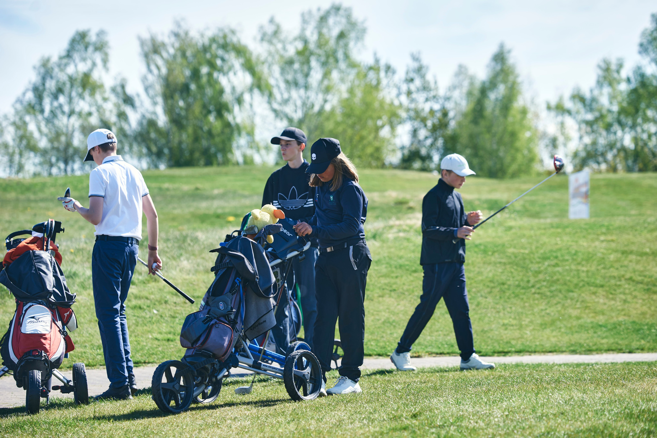 Forest Hills Junior. Академия гольфа NSU в Москве. Тренировки по гольфу для детей и взрослых, тренировки для новичков