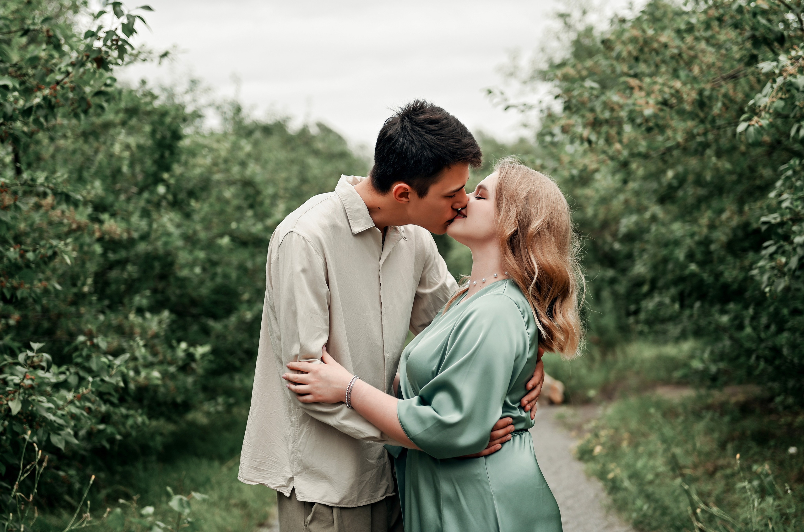 Love story прогулка вместе с песиком))). Свадебный, семейный, детский, контент фотограф в Омске Максим Ильин
