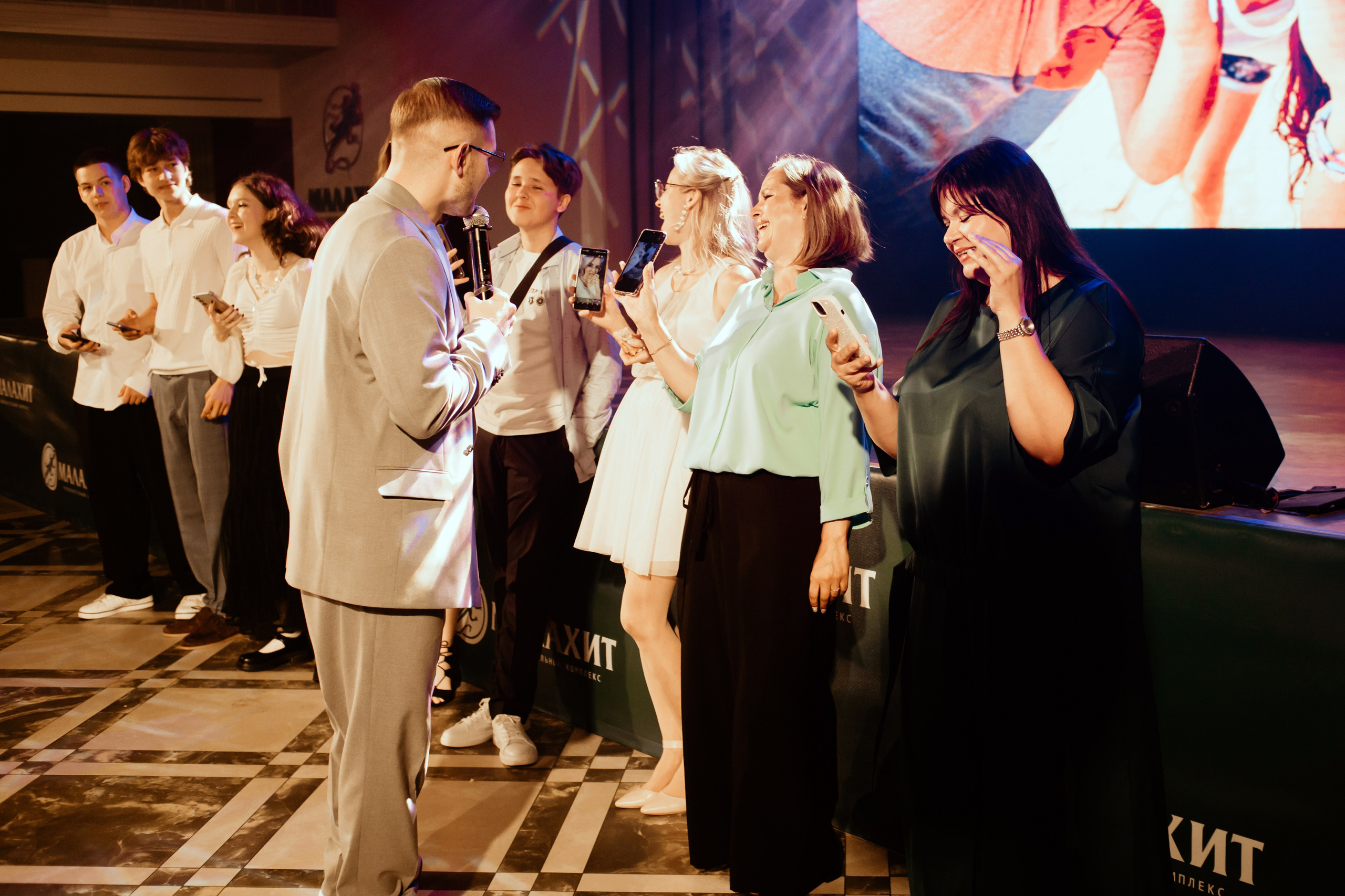 Выпускной 2025 (9класс) 124 школа. Фотограф в Челябинске Ополихина Анна