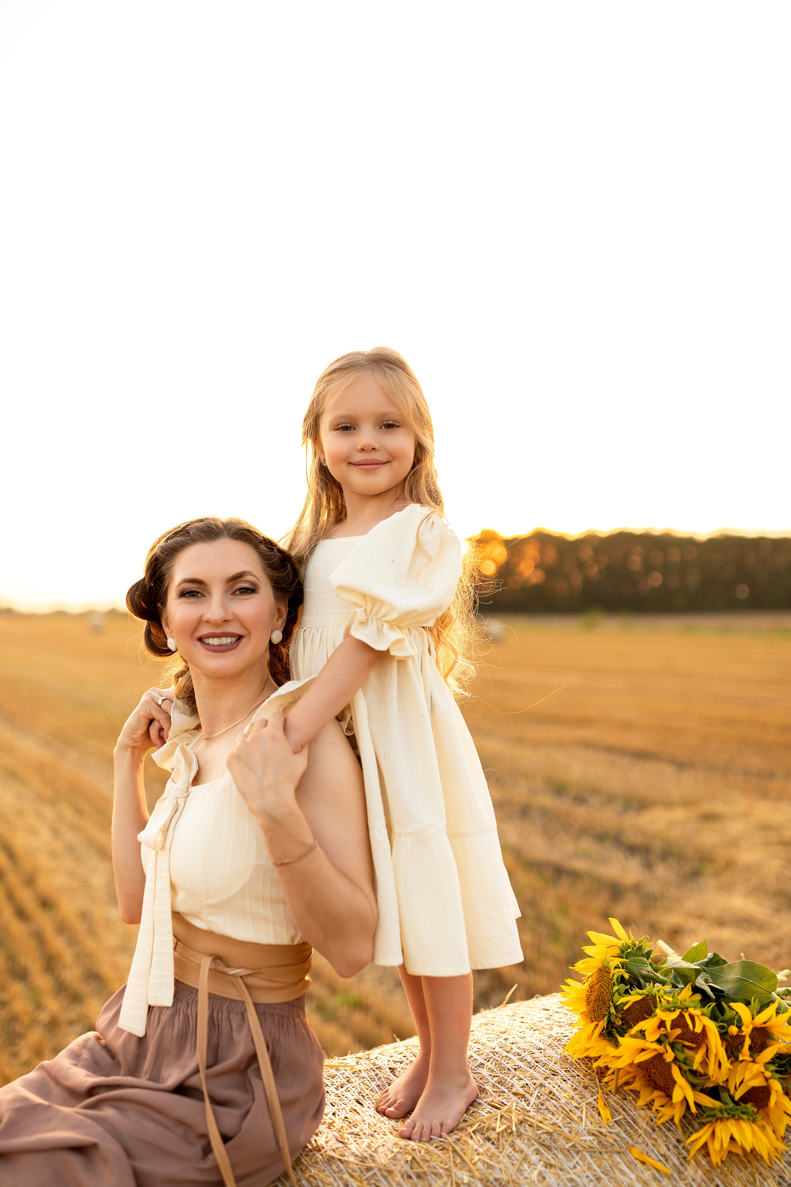 На сеновале. Настасья Перова Фотограф