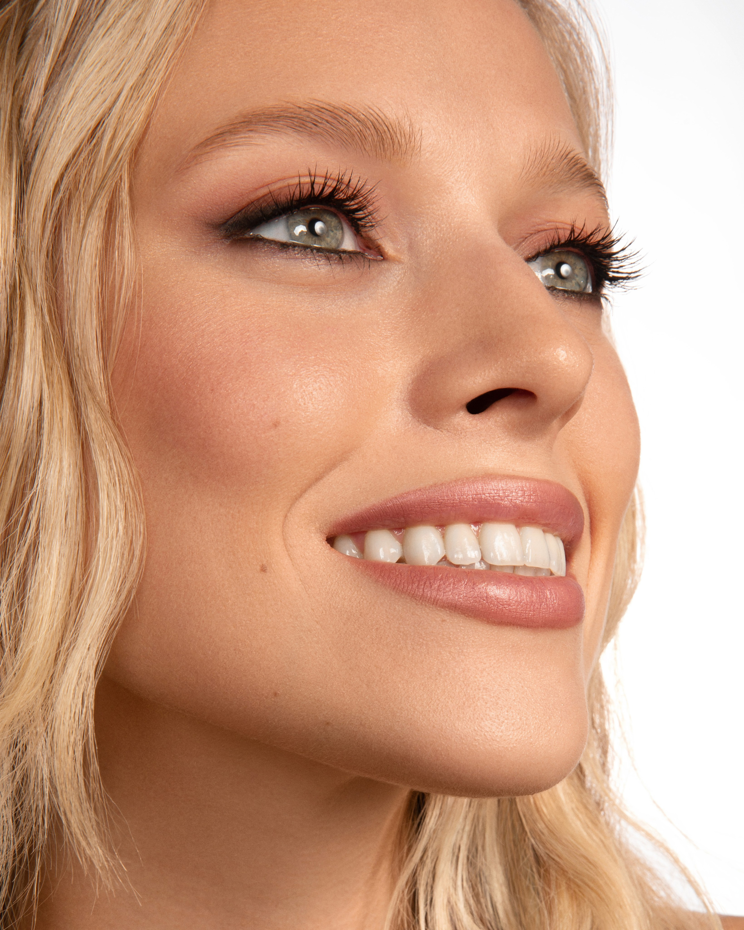 Beauty. Professional photo retouching