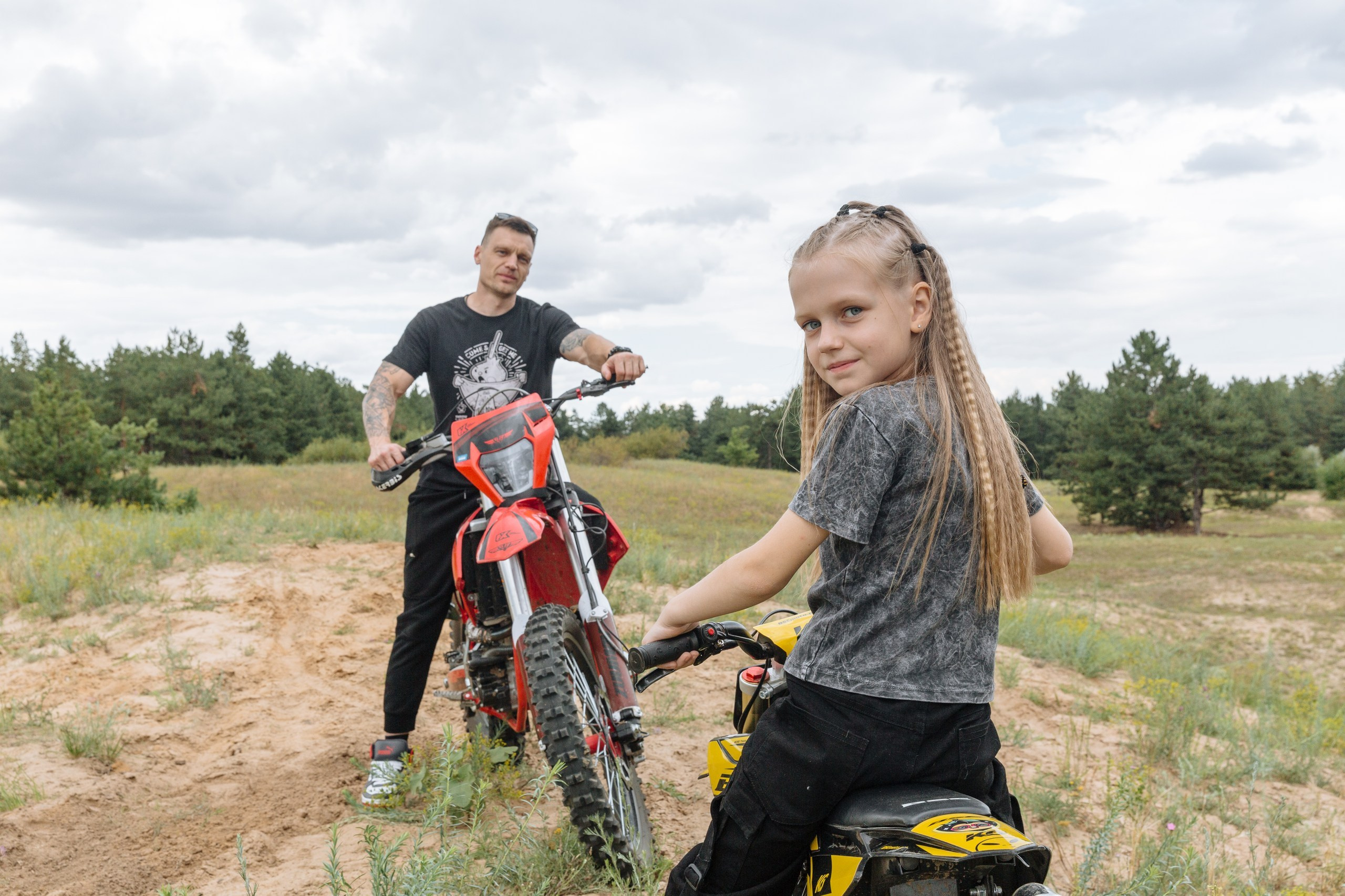 Папа, дочка и два эндуро. Профессиональный фотограф в Волгодонске и Ростове Владимир Казак