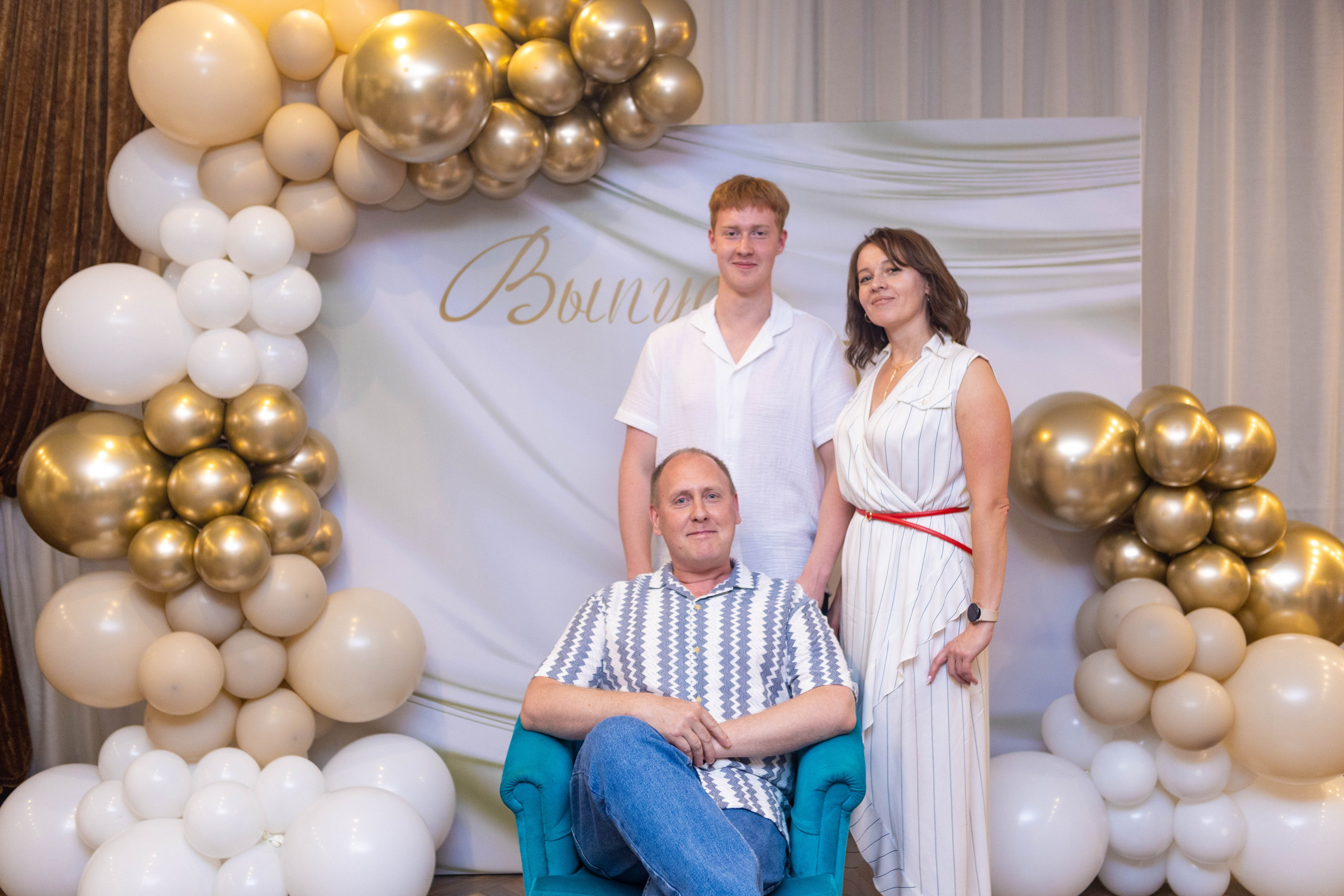 Выпускной 11а в Брудершафте 2025 г. Свадебный и предметный фотограф Ренат Каламперов