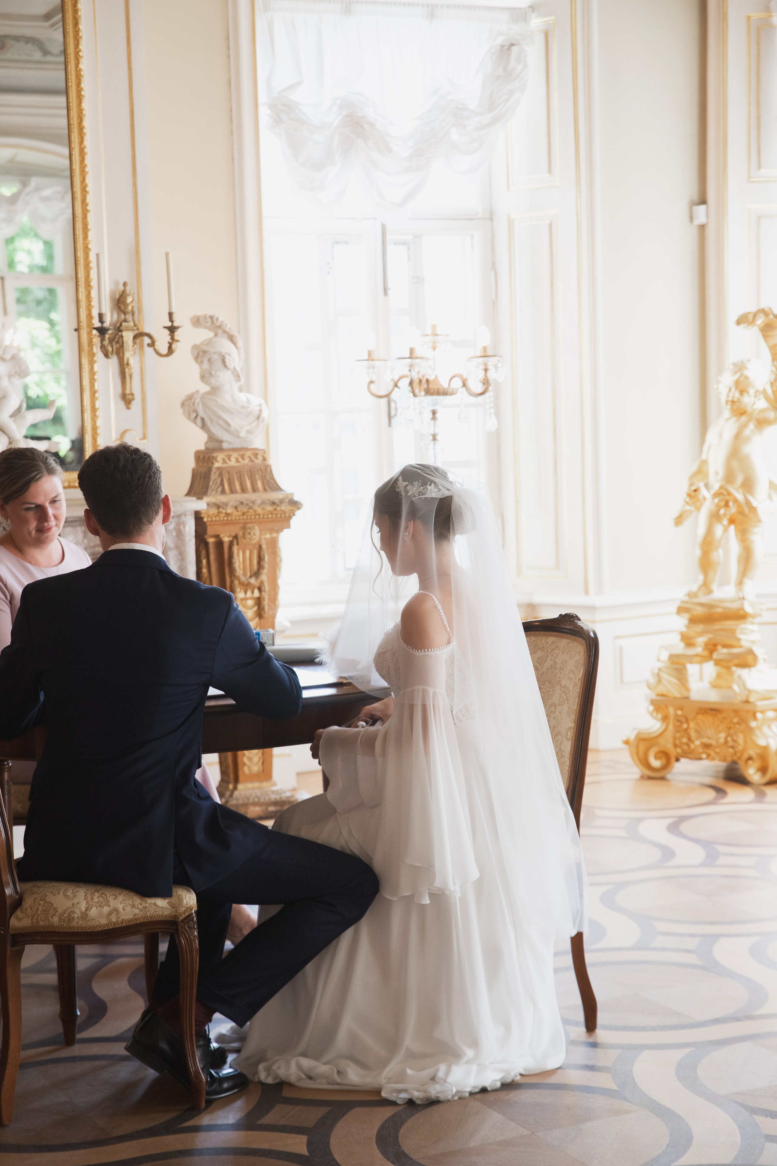 Летняя свадьба в Кусково. Свадебный и портретный фотограф в Москве Мария Кравченко