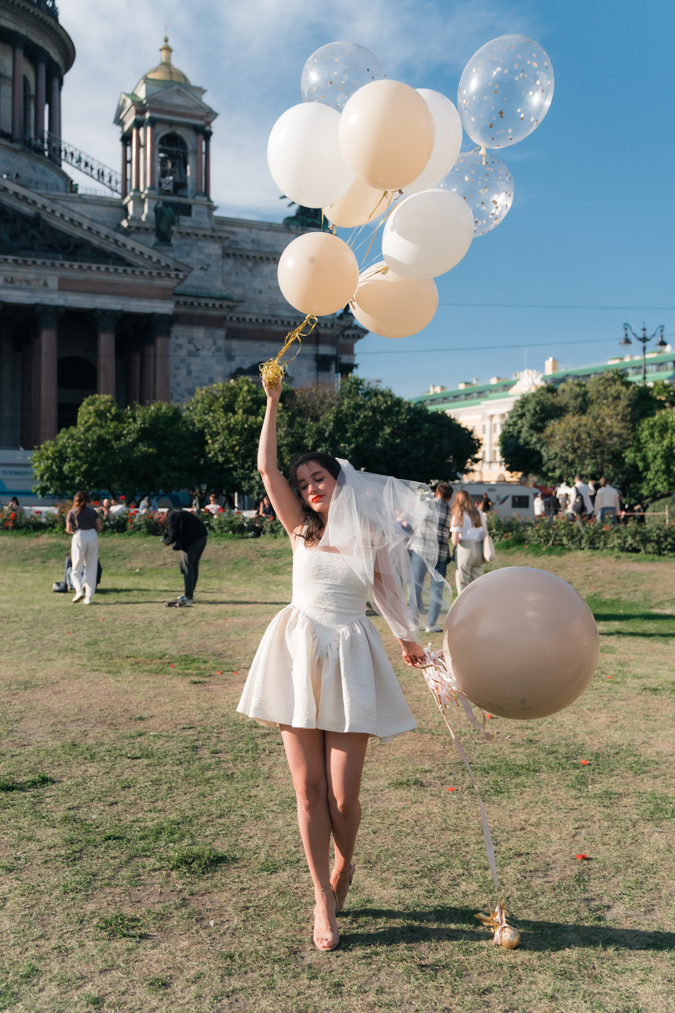 Фотосъемка девичника, встреча девушек, веселые женские портреты