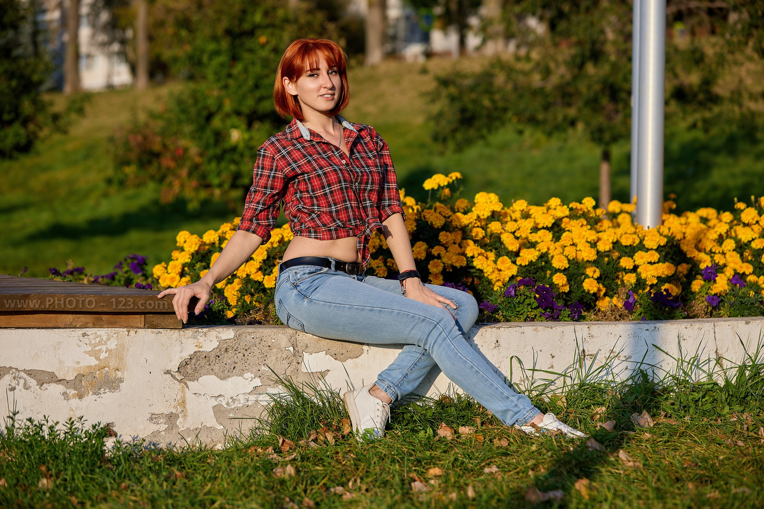 Stylish Redhead Woman in Urban Autumn, Nizhny Novgorod. Photographer, Retoucher & Graphic Designer @photo123pro