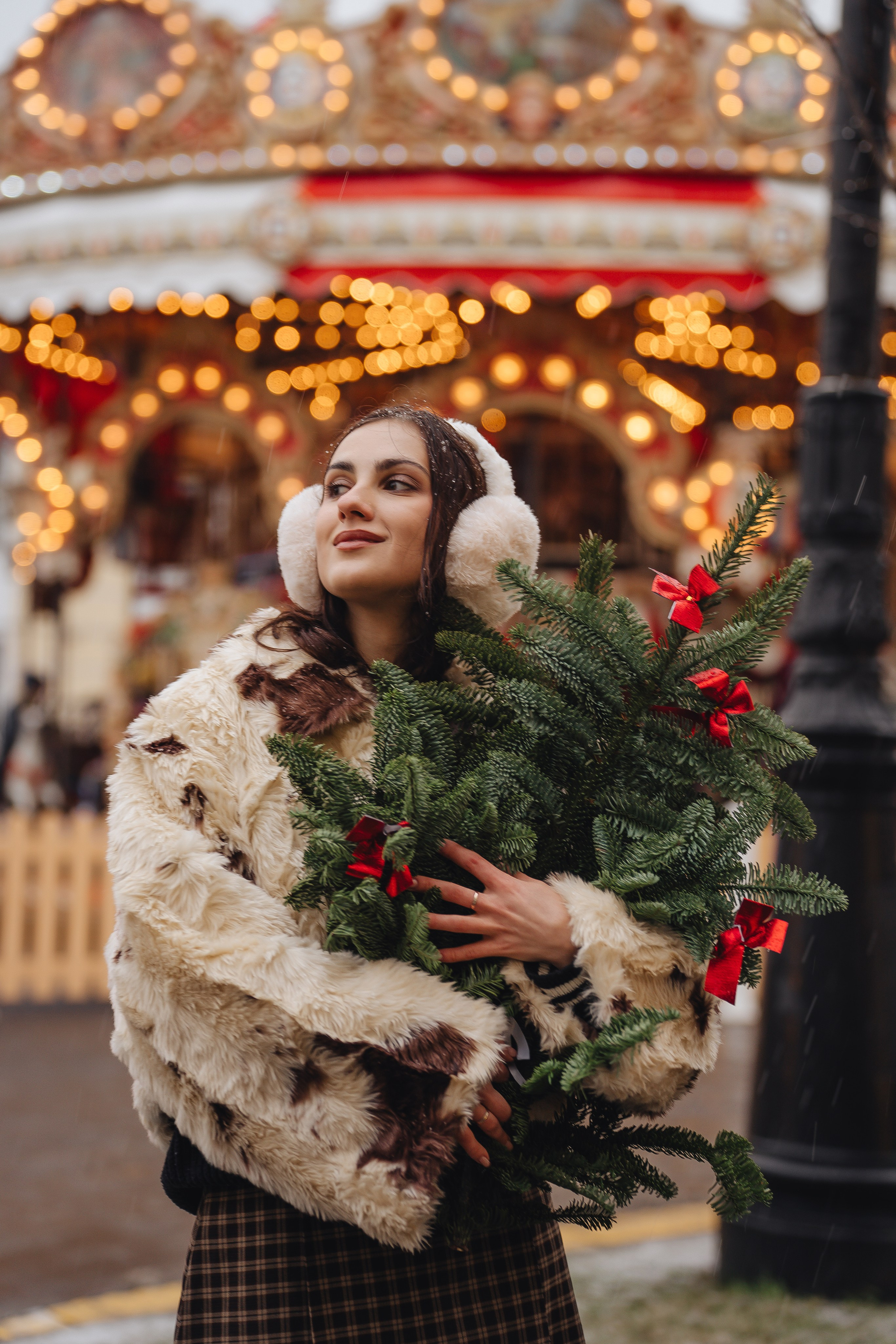 ПРОГУЛКА НА МАНЕЖНОЙ ПЛОЩАДИ ДЛЯ ДЕВУШКИ ПЕРЕД НОВЫМ ГОДОМ (НОВОГОДНЯЯ ФОТОСЕССИИЯ НА МАНЕЖНОЙ ПЛОЩАДИ). Профессиональный фотограф, Санкт-Петербург — Виктория Богомолова