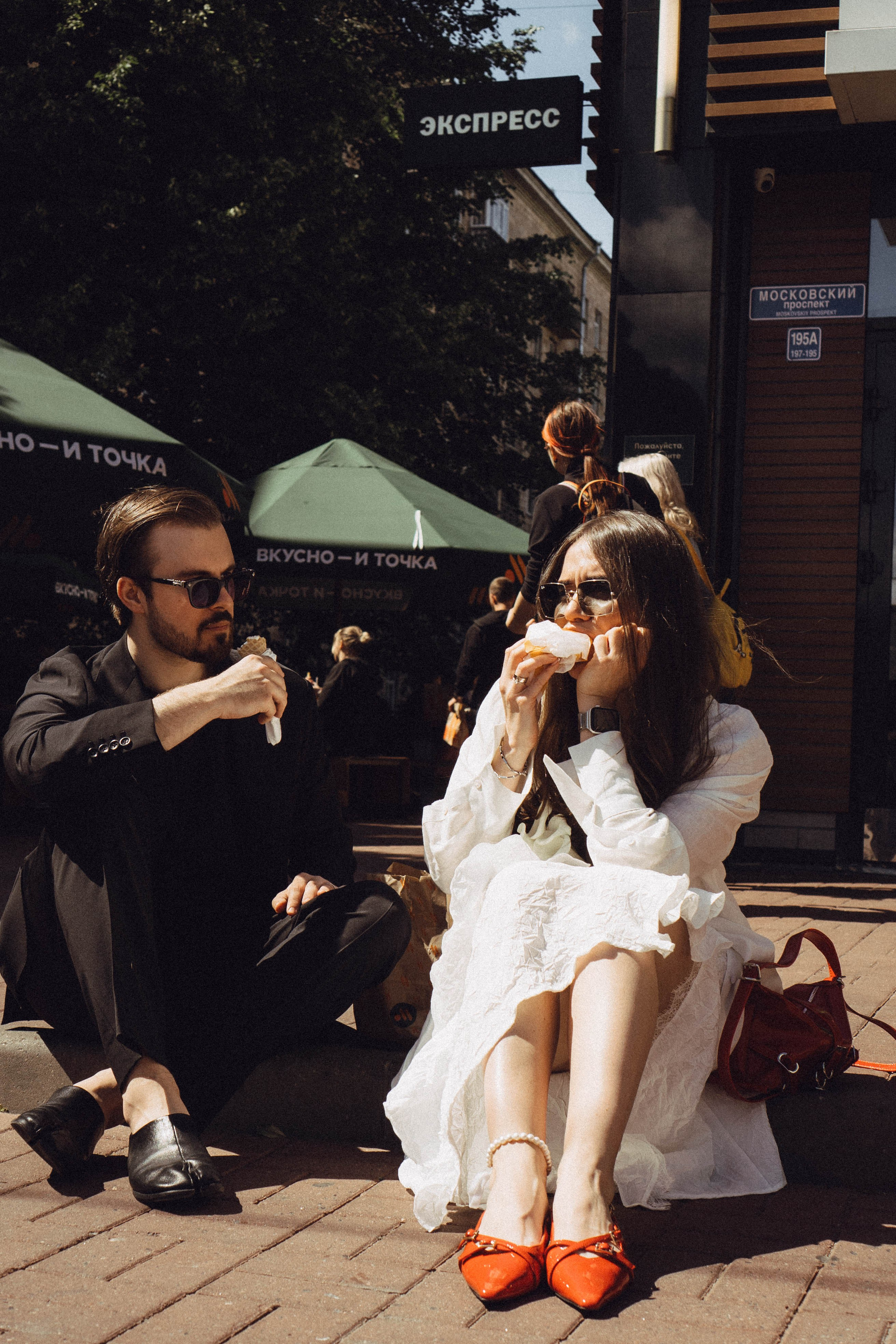 СВАДЕБНАЯ СЬЕМКА В ПАРКЕ ПОБЕДЫ И ПРОГУЛКА ПО МОСКОВСКОМУ ПРОСПЕКТУ. Профессиональный фотограф, Санкт-Петербург — Виктория Богомолова