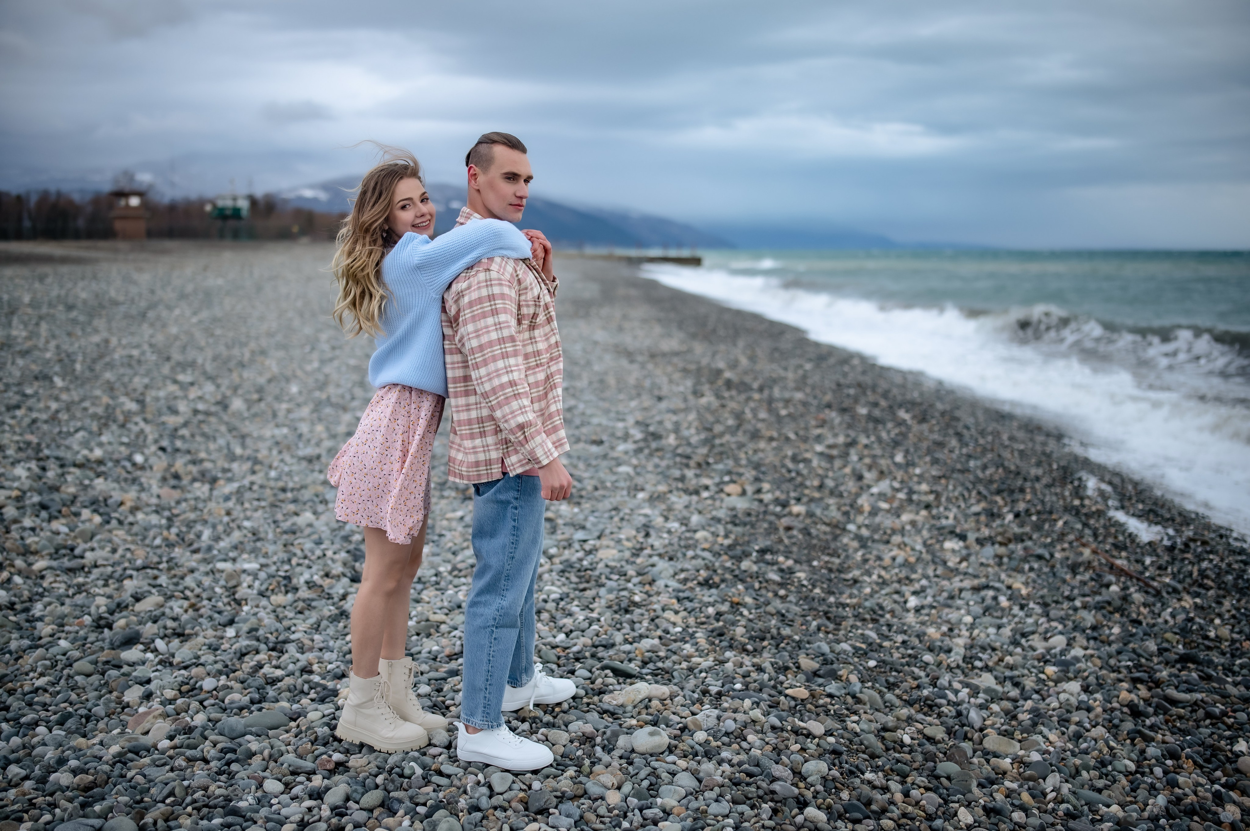 Влюбленные на пляже. Наталья Слесаренко фотограф в Сочи