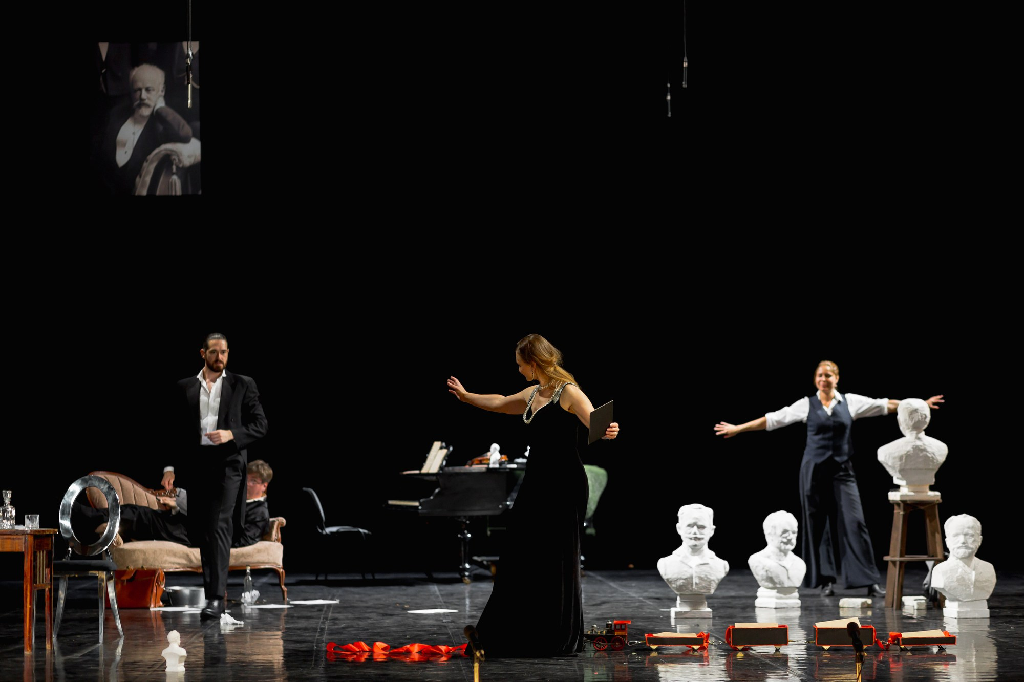 Спектакль Приглушенные голоса в Театре Эрмитажа (+репетиция). Семейный и портретный фотограф в Санкт-Петербурге Андрей Воробьев