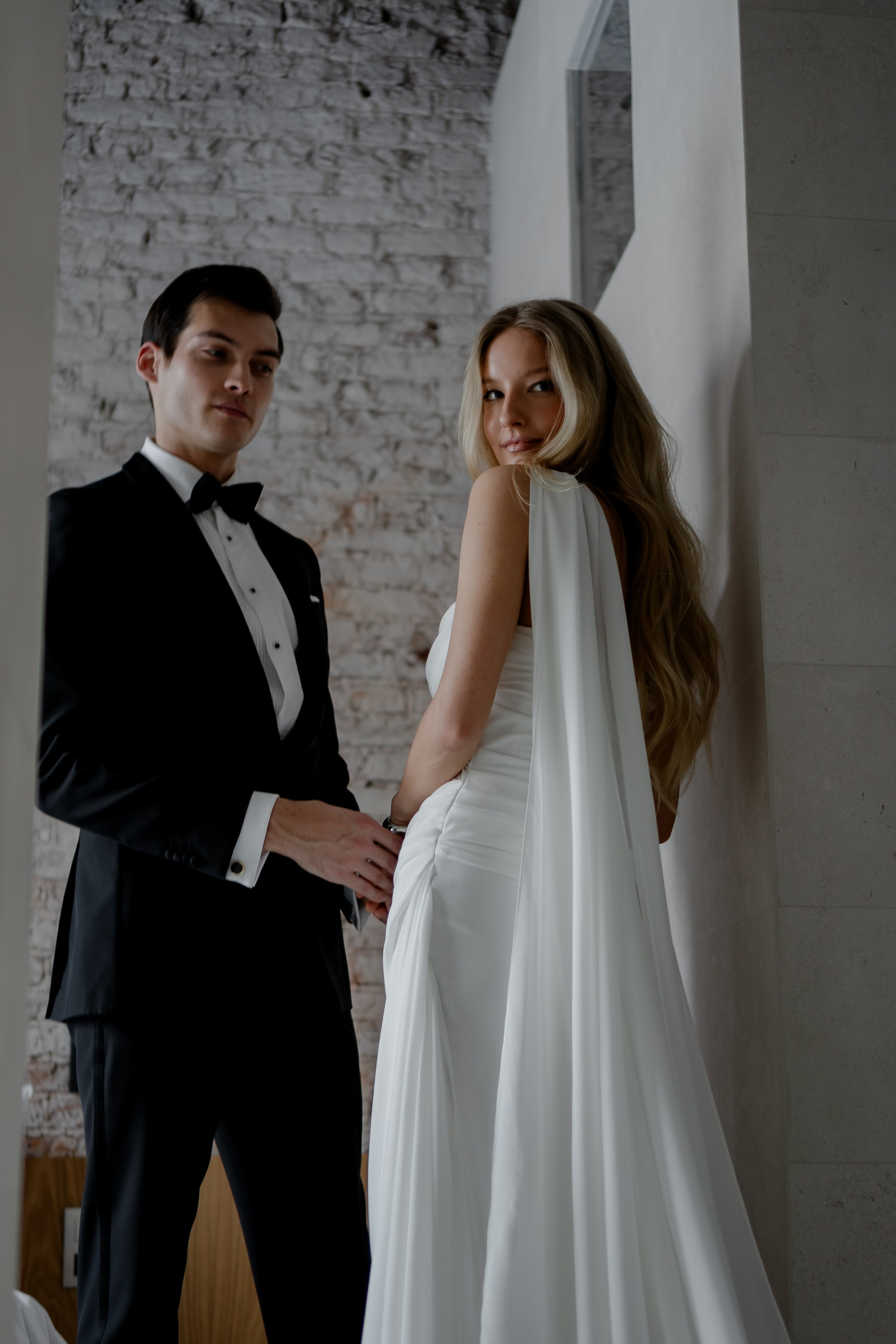 ЭЛЕГАНТНАЯ СВАДБЕНАЯ СЬЕМКА ЖЕНИХА И НЕВЕСТЫ В ДОРОГОМ ОТЕЛЕ САНКТ-ПЕТЕРБУРГА. Профессиональный фотограф, Санкт-Петербург — Виктория Богомолова