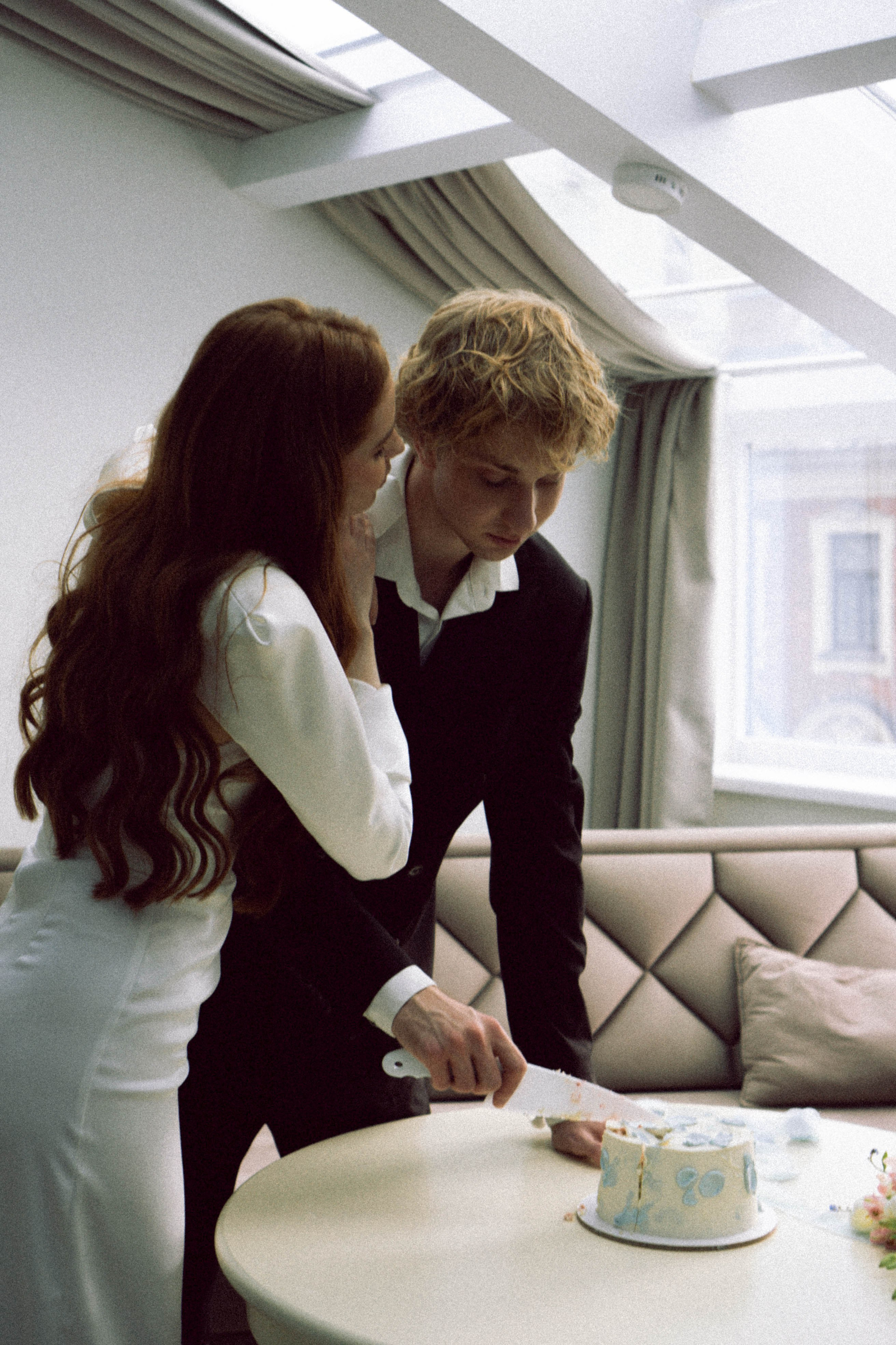 СВАДЕБНАЯ СЬЕМКА В ОТЕЛЕ. СБОРЫ ЖЕНИХА И НЕВЕСТЫ И ТАКЖЕ ТОР И ПОДГОТОВКА К ПРОГУЛКЕ. Профессиональный фотограф, Санкт-Петербург — Виктория Богомолова