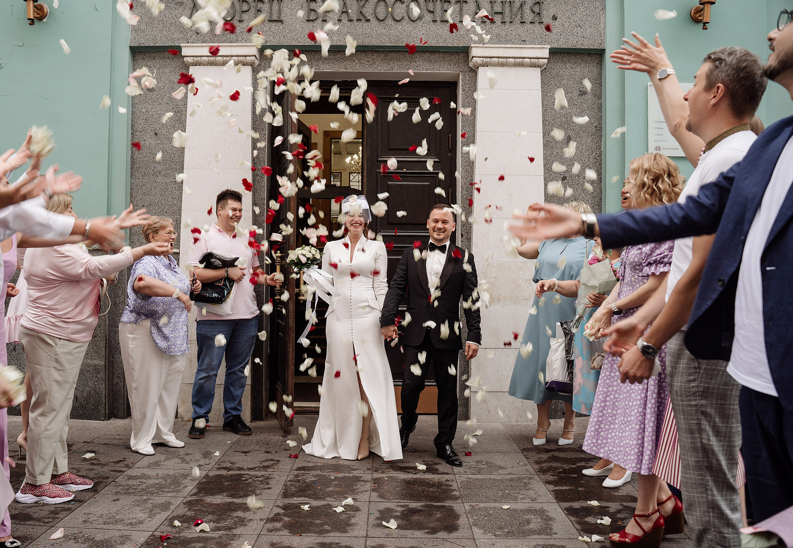 Сборы дома и прогулка на Патриках (полный день). Свадебный фотограф