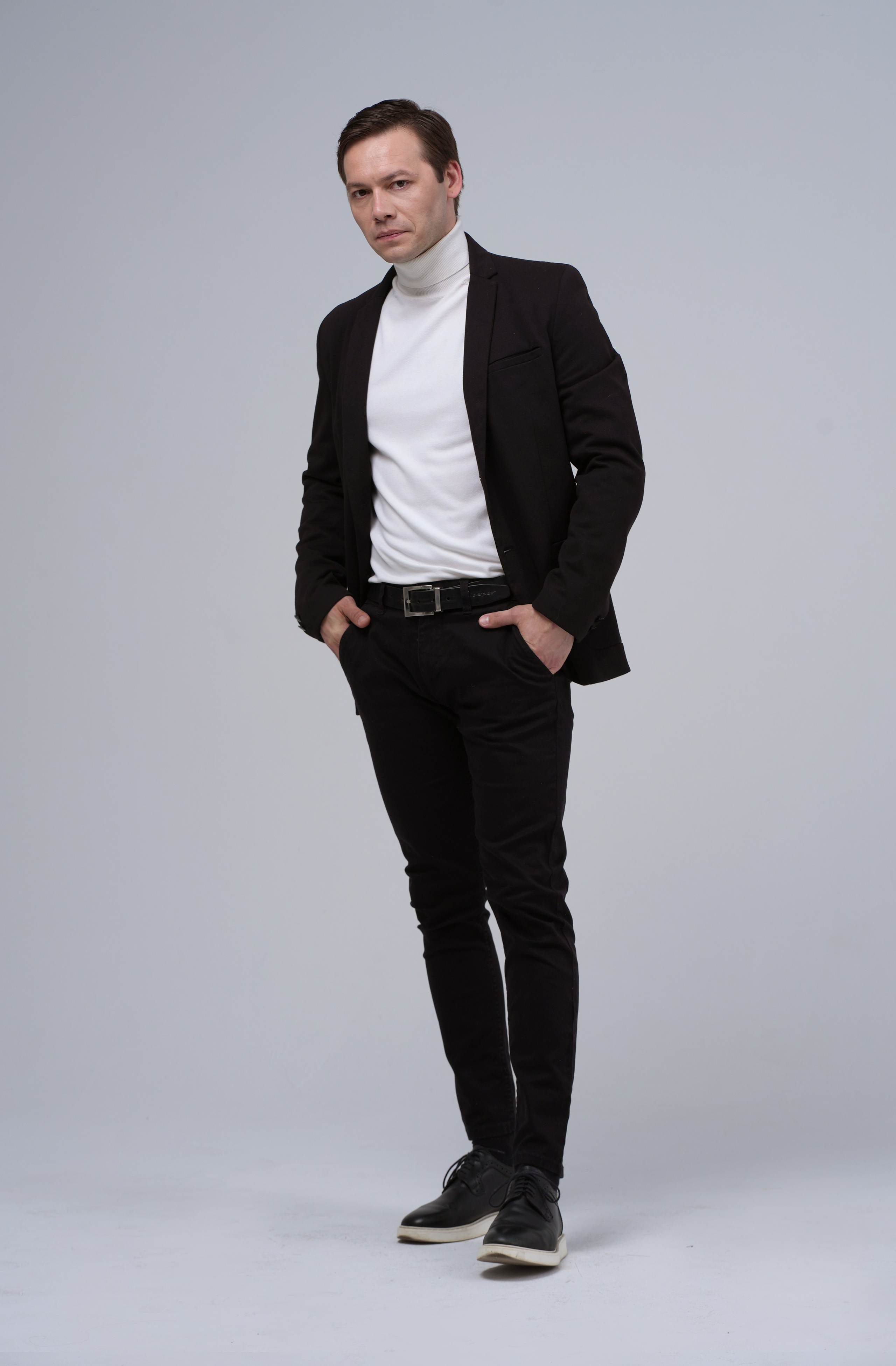 Актёр Дамир Миркамилов. Портретная съемка в Москве, студийный фотограф Игорь Фомин