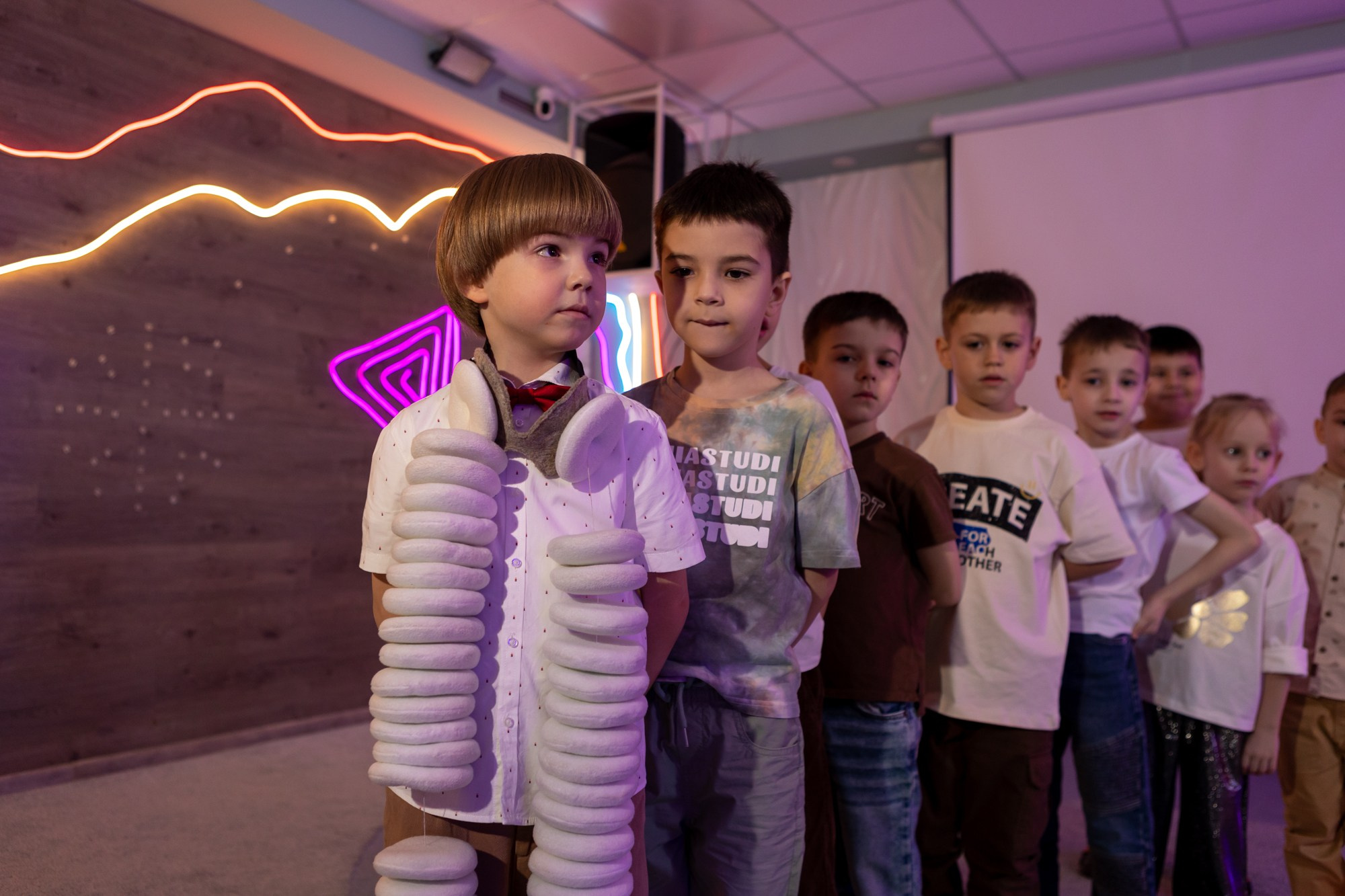 День рождения в Magic Room. Фотограф в Оренбурге. Профессиональный фотограф